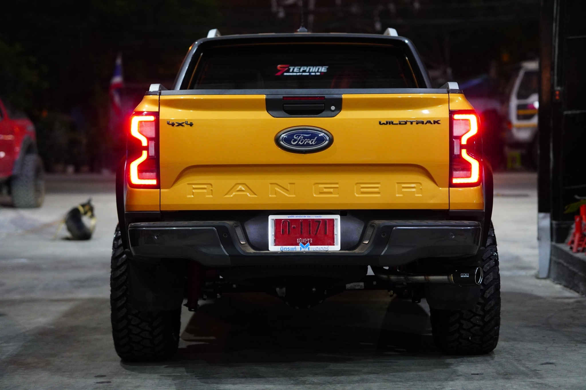 FORD RANGER NEXTGEN จองคิวมาจาก ชุมพร แต่งทรงเมกาที่ STEP9