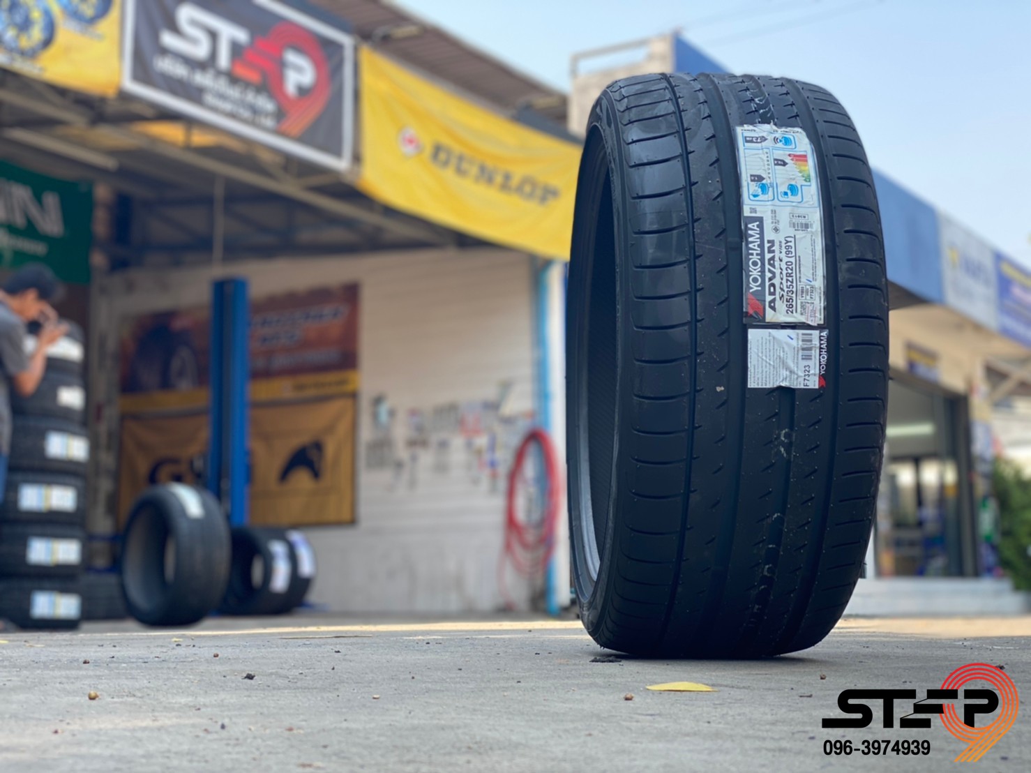 YOKOHAMA ADVAN SPORT V105 235/35-20 ราคาพิเศษ ที่ STEP9