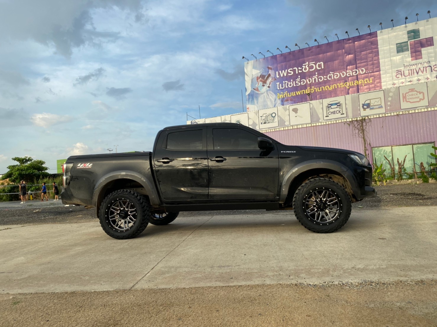 DMAX ขับมาจากสระแก้ว จัดทรงเมกาที่STEP9