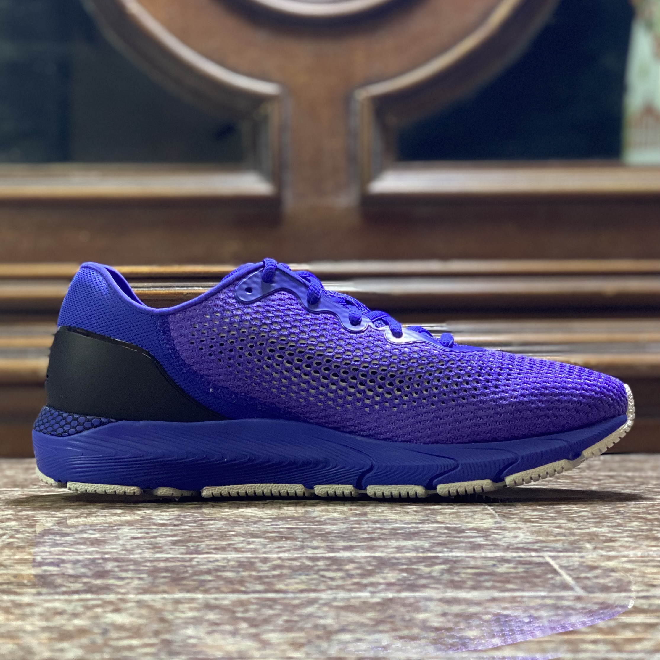 รองเท้าวิ่ง Under Armour HOVR Sonic 4 (M8/8.5US)