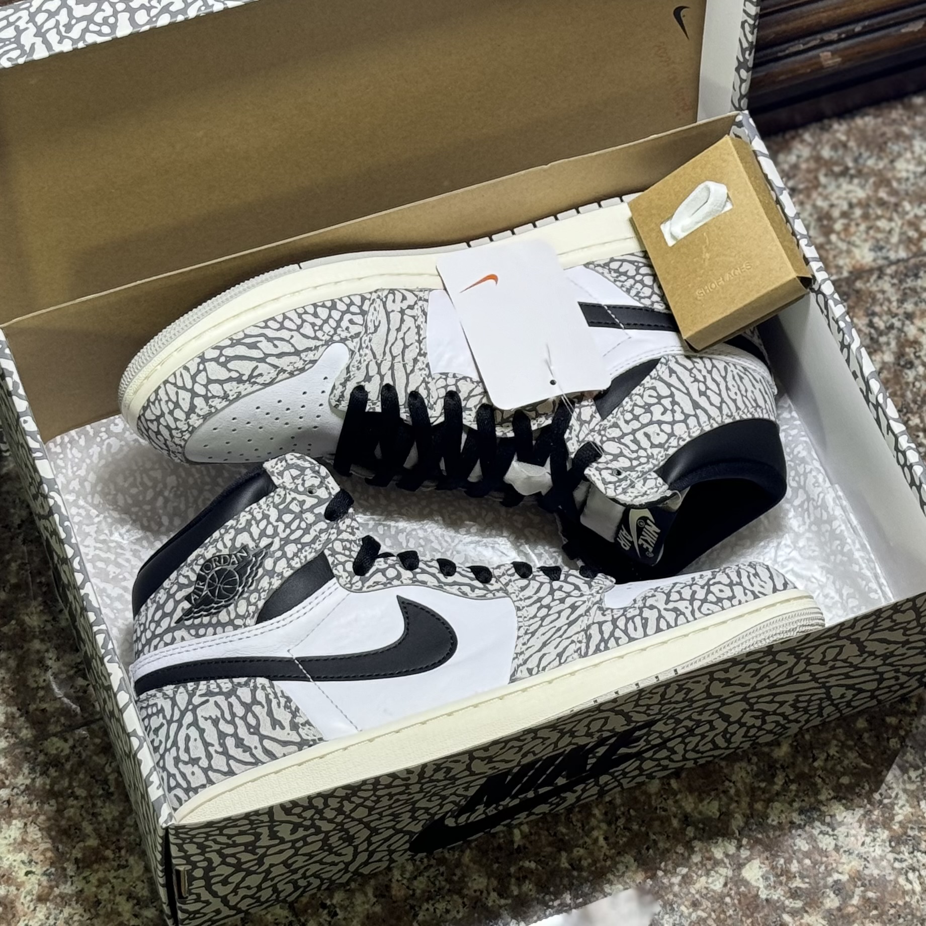 รองเท้า Nike Air Jordan 1 ‘White/Cement’ (M9US)