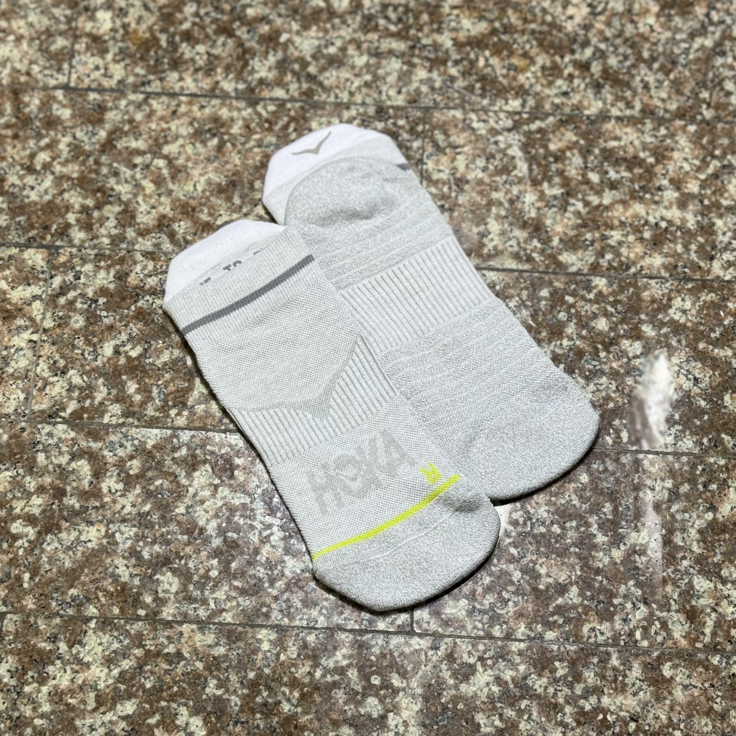 ถุงเท้าวิ่ง HOKA No-Show Running Socks ‘MonoChrome’ #แพค1คู่ (M)