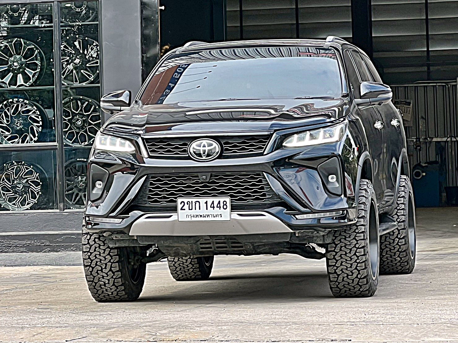 TOYOTA FORTUNER LEGENDER แต่งทรงเมกาที่ STEP9