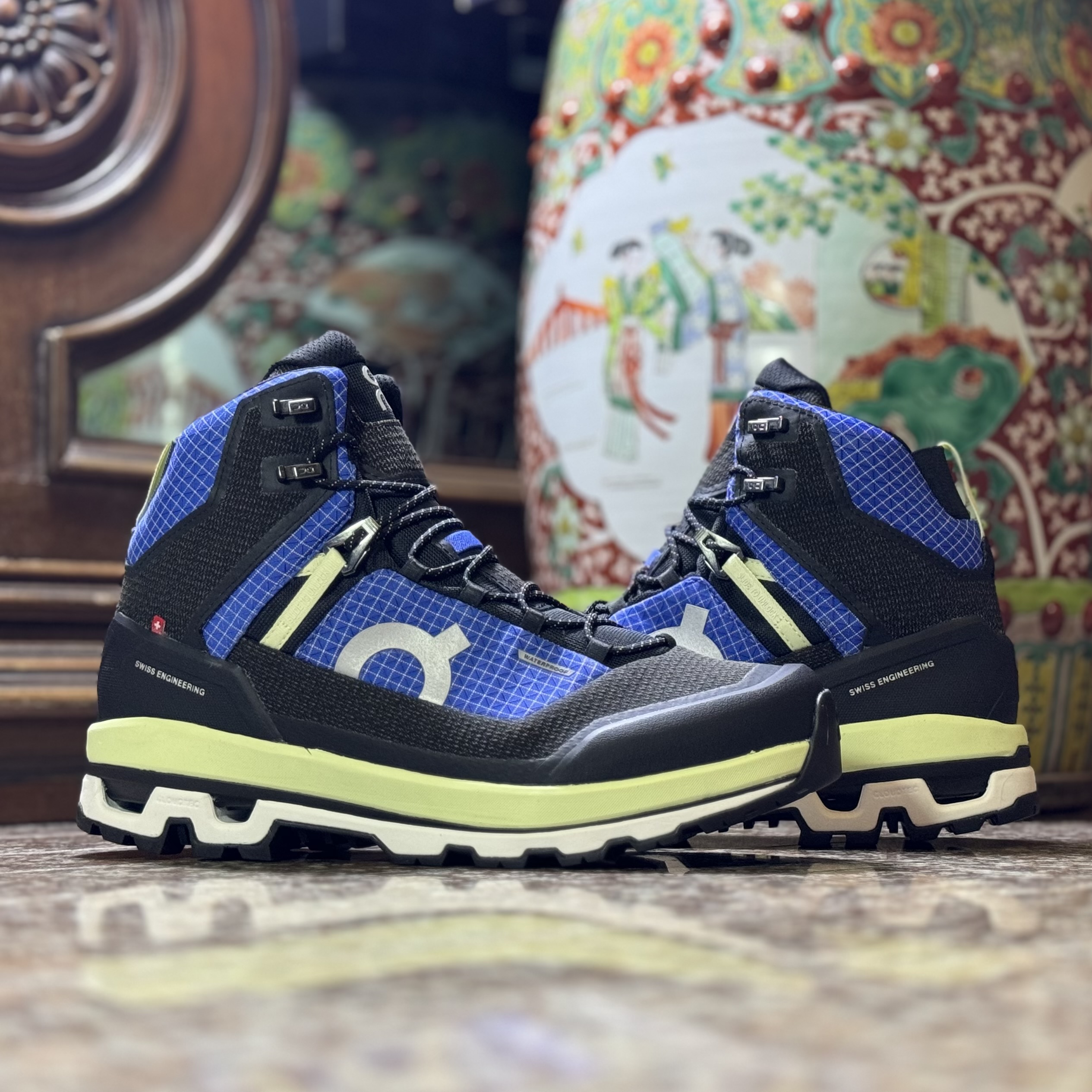 รองเท้าเดินป่า On CloudAlpine Waterproof (M8/8.5/9US)