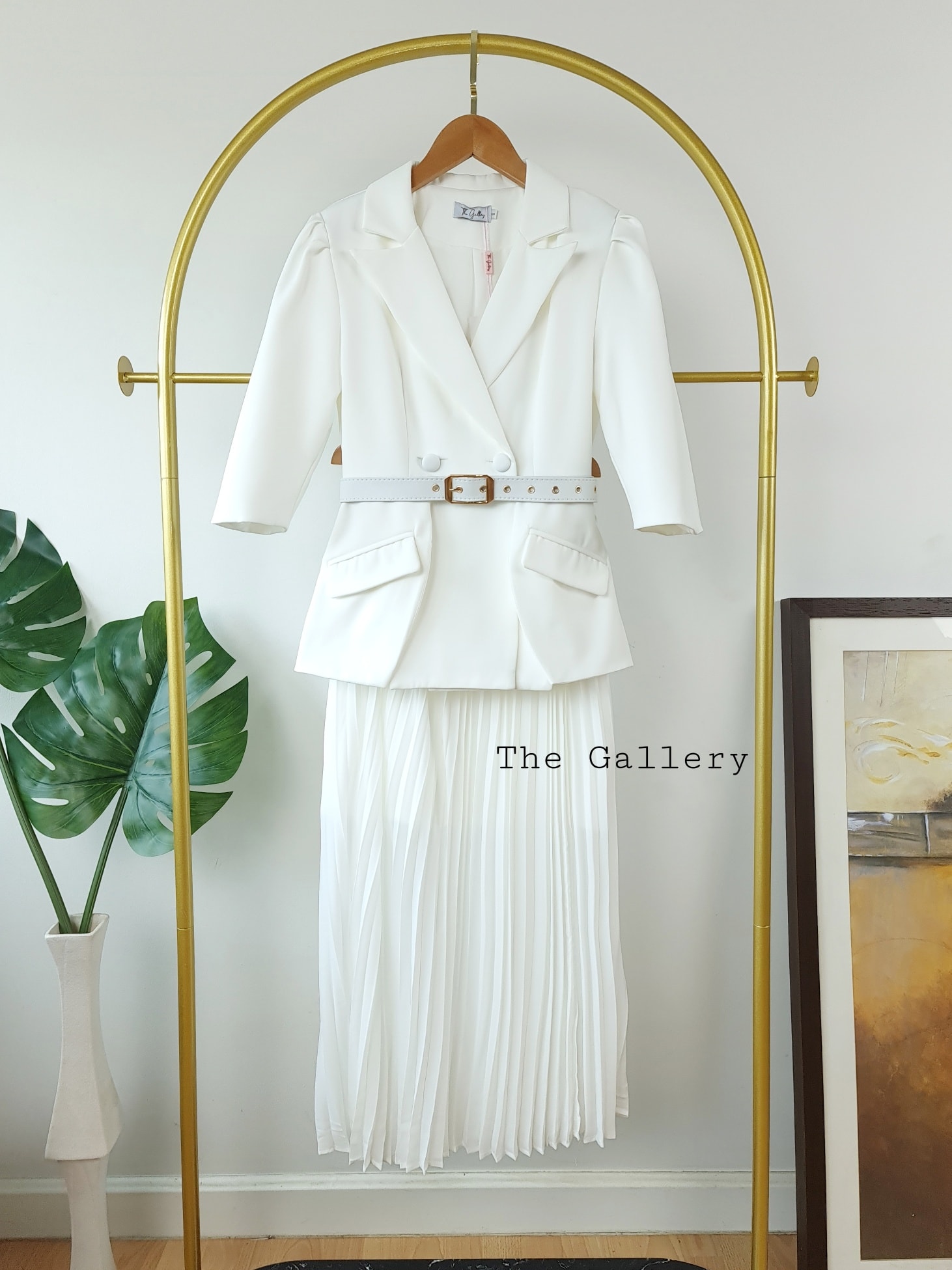 ชุดเซ็ตเสื้อสูทและกระโปรงอัดพลีตพร้อมเข็มขัดในตัว จะออกงานหรือจะแมตซ์ชุดไปทำงาน /ไปเที่ยวต่างประเทศก็ครีเอตลุคสวย