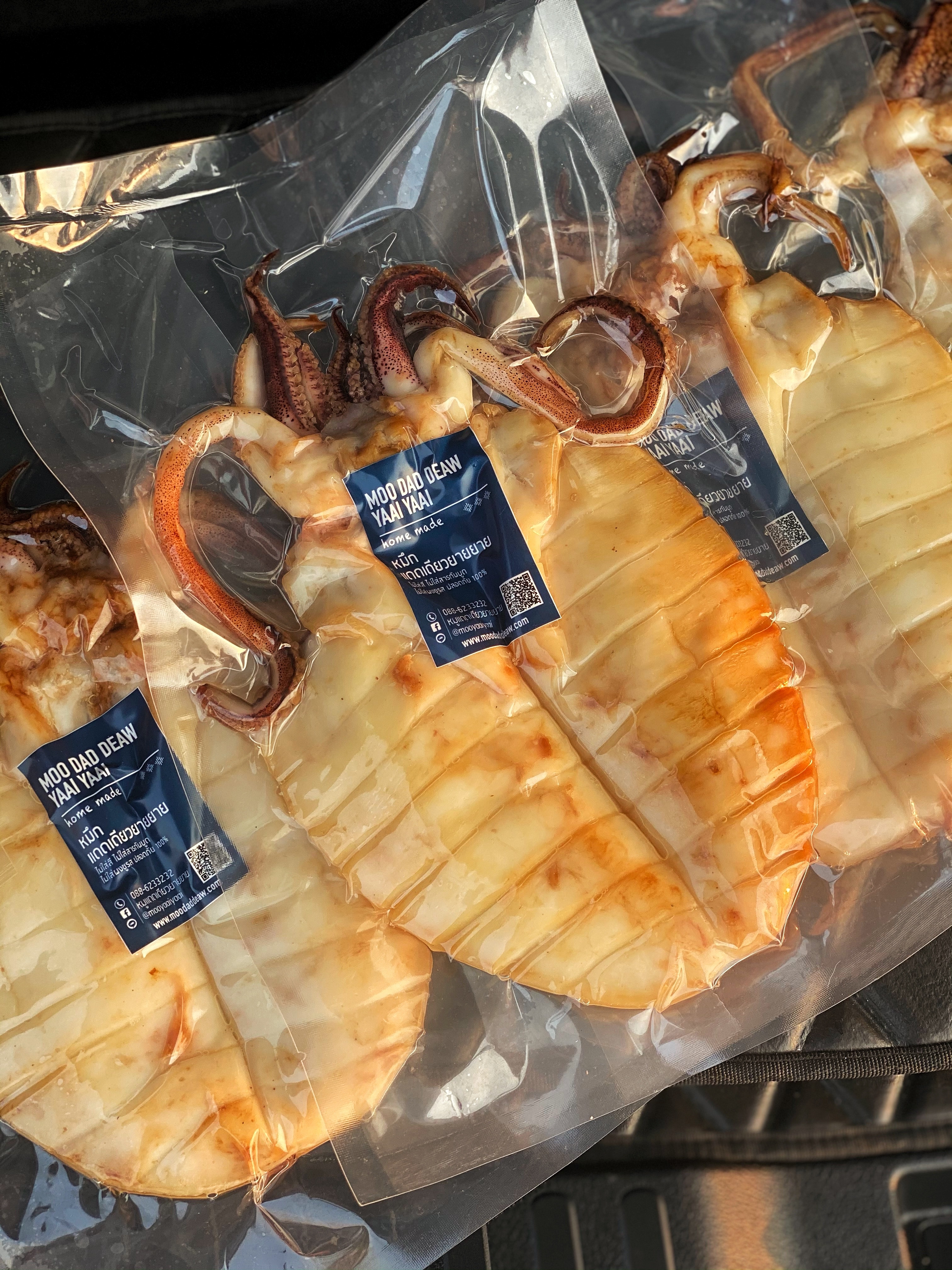 หมึกแดดเดียว สดปลอดสาร ทอดเสร็จ พร้อมส่ง ราคาถูก