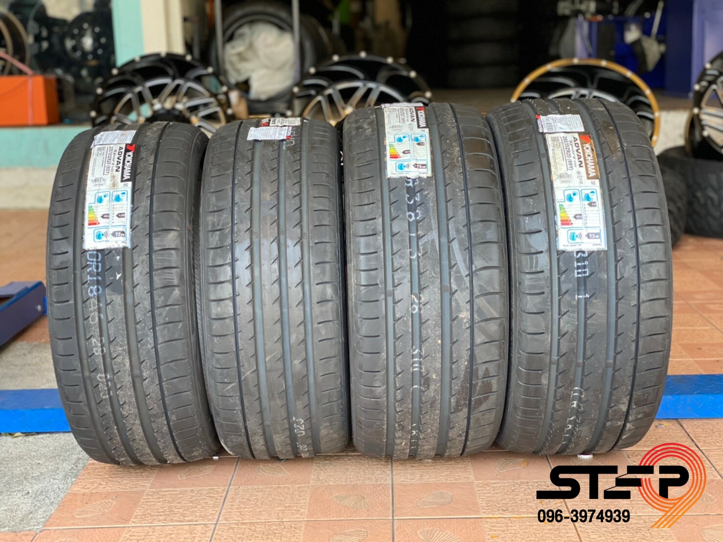 YOKOHAMA ADVAN SPORT V105 235/35-20 ราคาพิเศษ ที่ STEP9