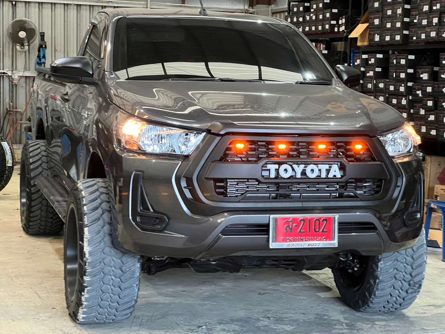 TOYOTA REVO หัวเดียว ทรงเมกา ที่ STEP9
