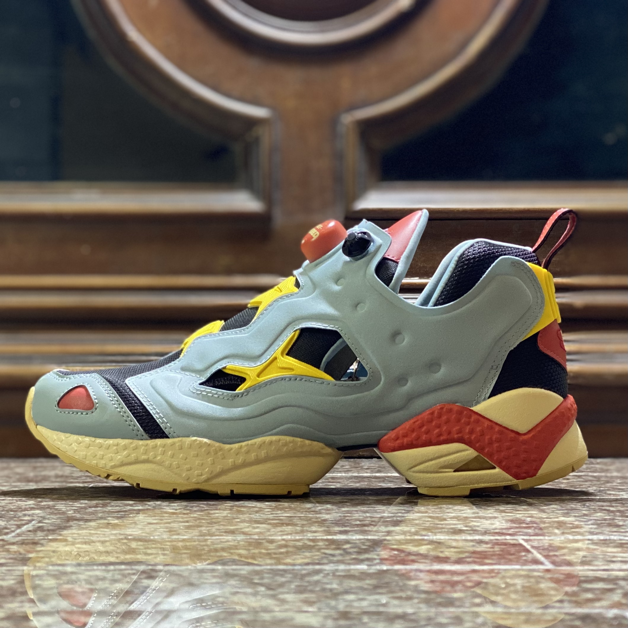 รองเท้า Reebok X Looney Tunes InstraPump Fury 95 ‘LIMITED’ (M7/7.5/8/8.5/9/11US)