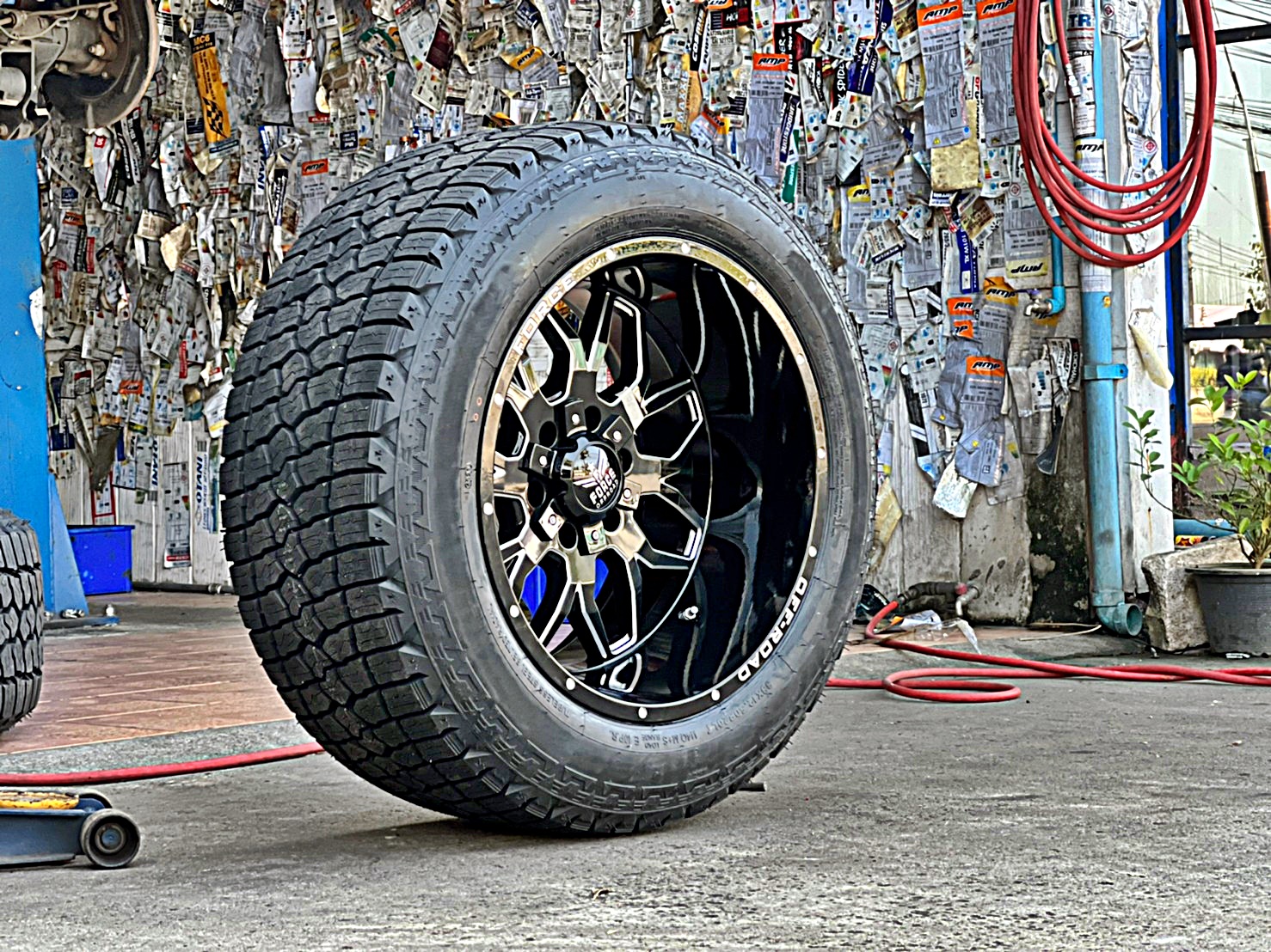 FORD EVEREST ทรงเมกา ล้อ FORCE ที่ STEP9