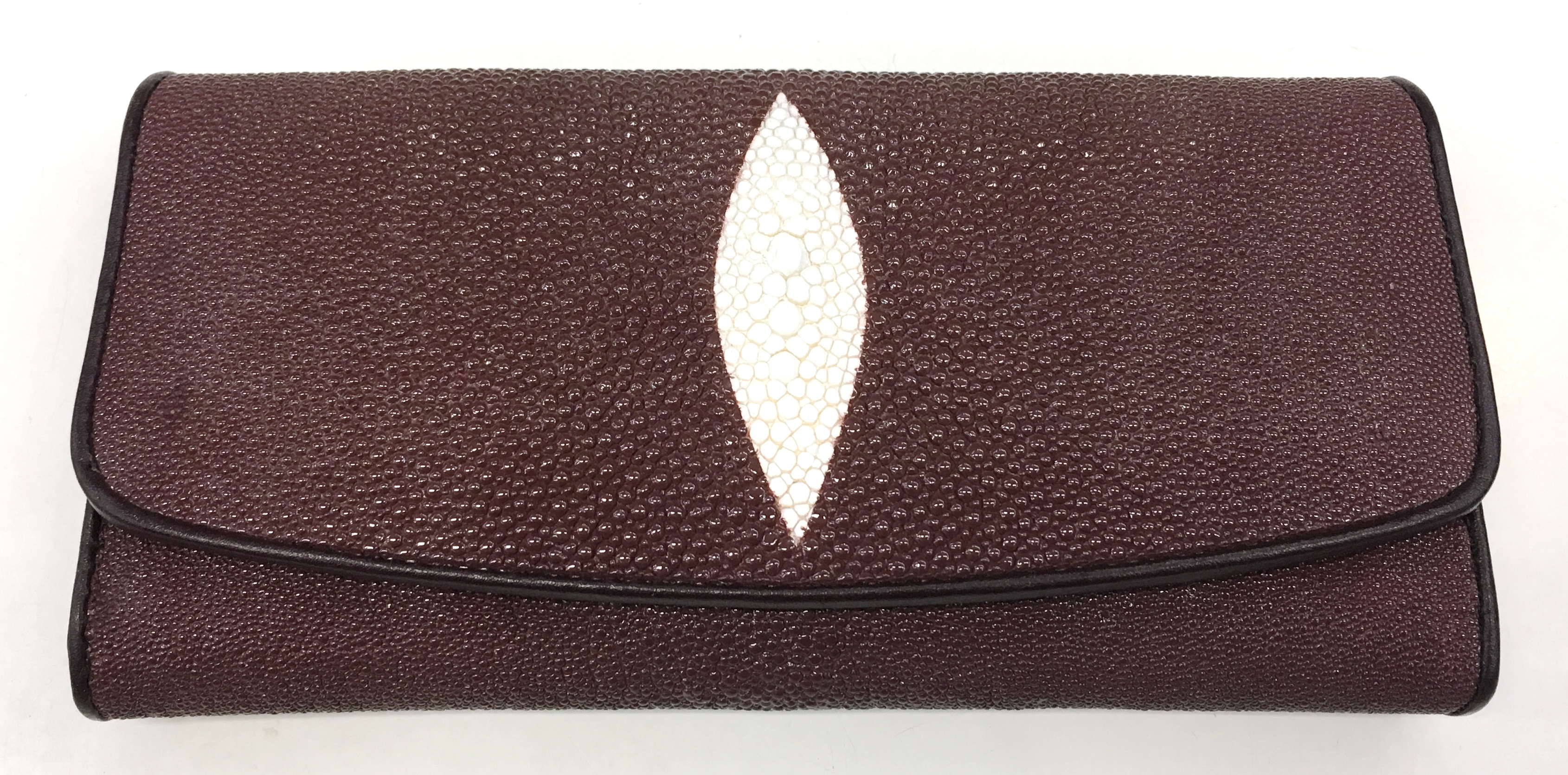 กระเป๋าสตางค์หนังปลากระเบนแท้1ตา 3พับยาว สีน้ำตาล