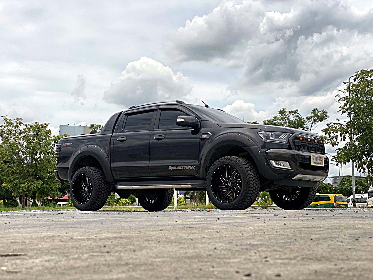 FORD WILDTRAK จัดทรงเมกาที่ STEP9