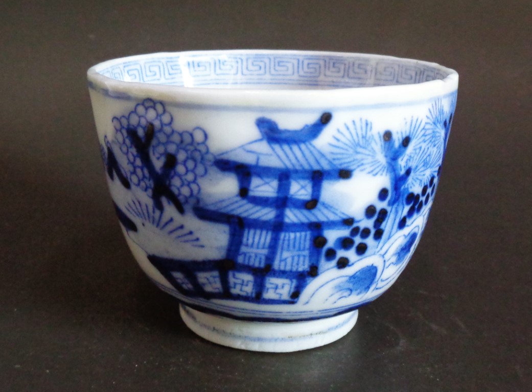 Antique Tea cup 17th-18th cen. แก้วชา งานเก่าเขียนมือ
