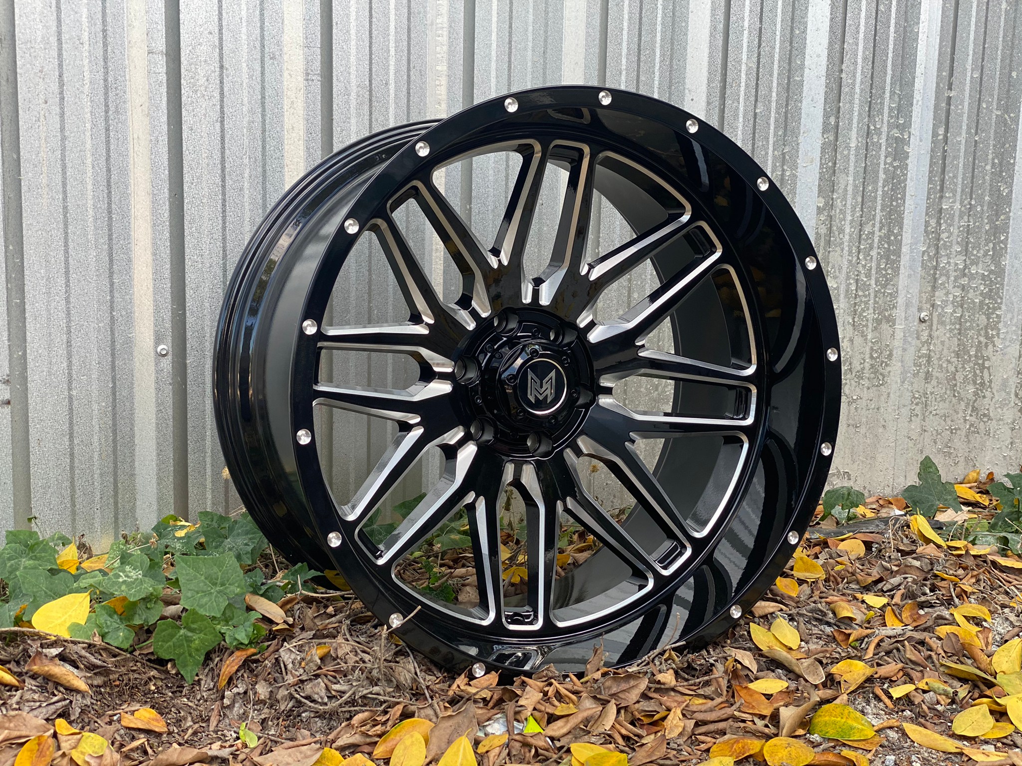 MAGNETIC 22x12 ET-44 CROSSWIND MT 33/12.5R22