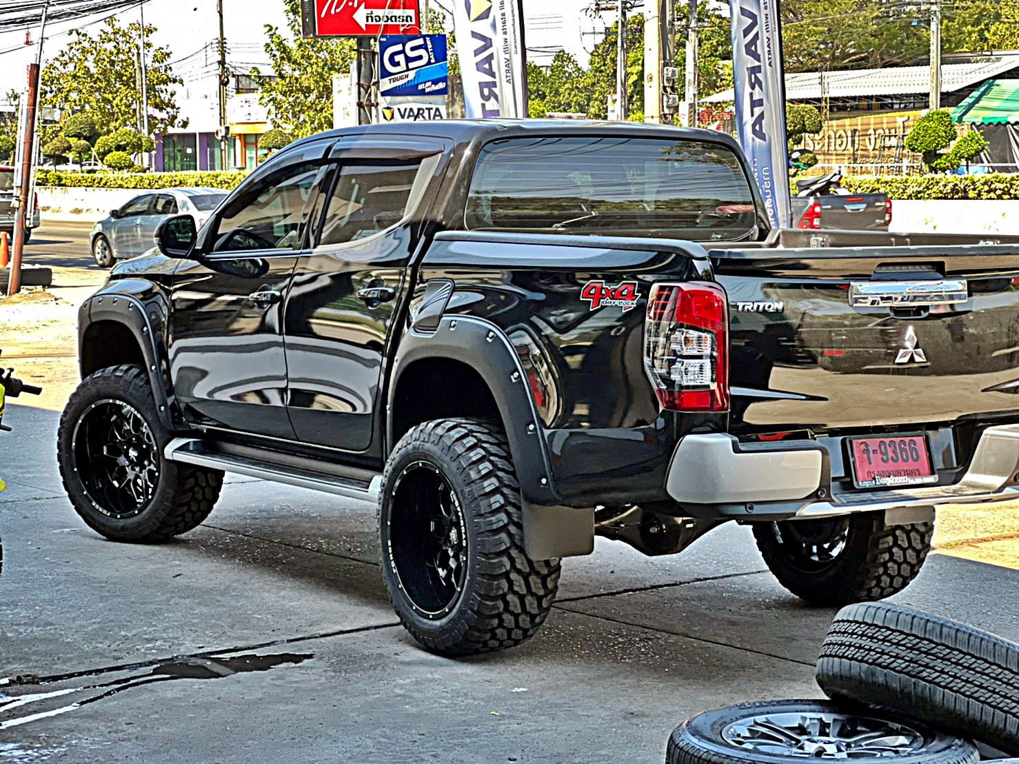 TRITON ทรงเมกา ล้อ FORCE ที่ STEP9