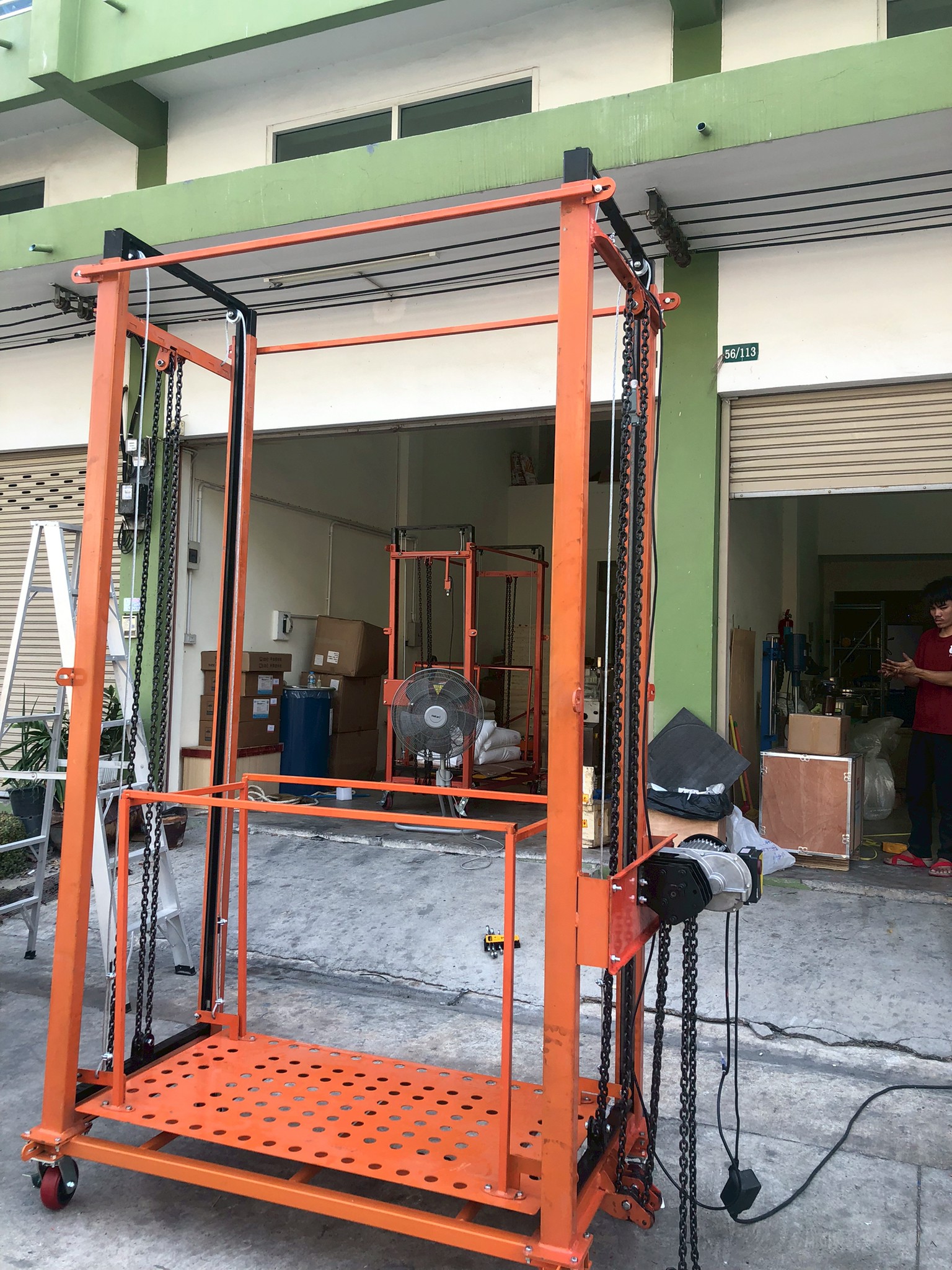 นั่งร้านไฟฟ้าแบบเคลื่อนย้าย - ยกง่าย สะดวกทุกงาน Electric Mobile Scaffold