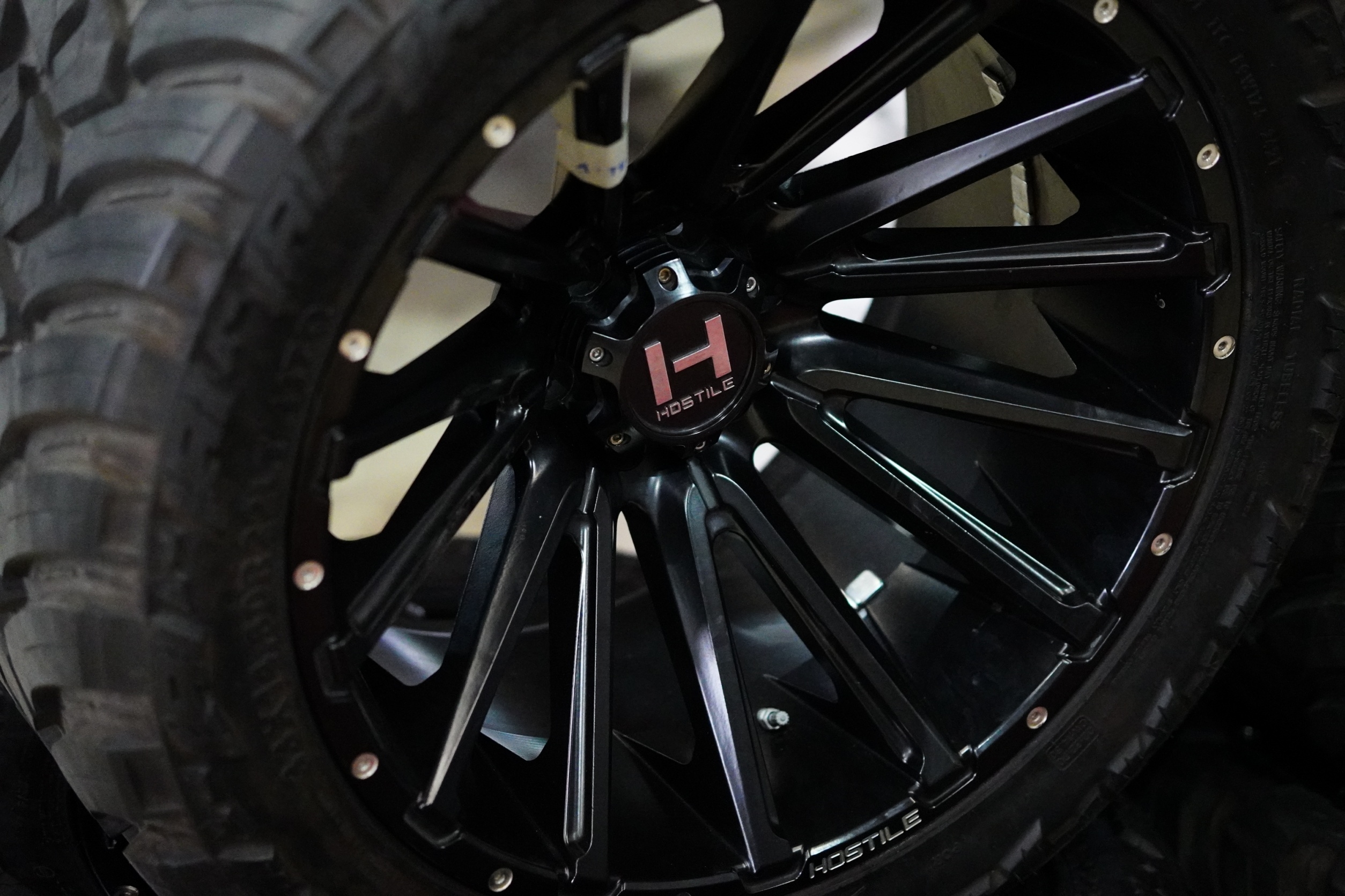 RAPTOR V6 กับชุด ล้อ+ยาง ขอบ 22 เเละ บันไดไฟฟ้า