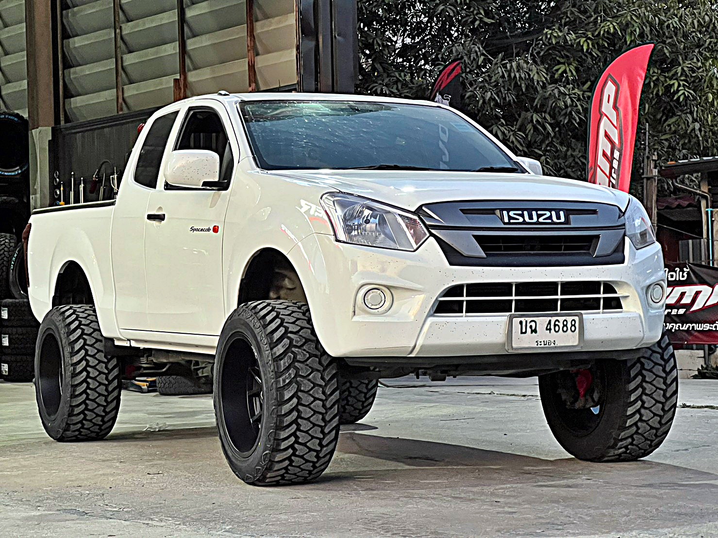 D-MAX ตัวเตี้ย ทำให้เป็นตัวสูง ทรงเมกา
