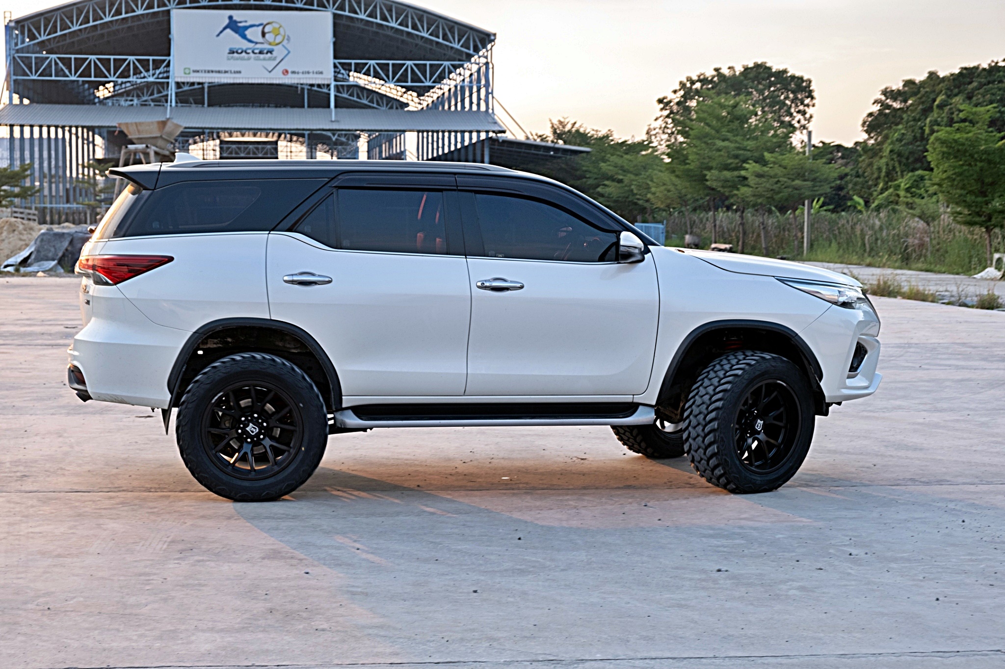 TOYOTA FORTUNER ทรงเมกาที่ STEP9