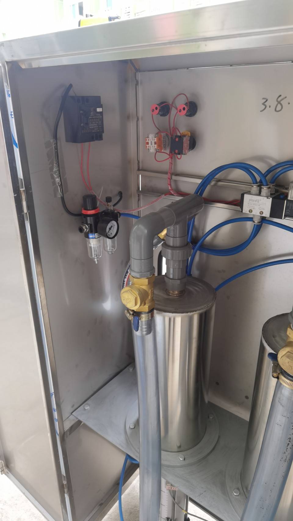 15424 เครื่องบรรจุของเหลวกึ่งอัตโนมัติ ขนาด 100-5000ml สองหัว รุ่น GYJ-2