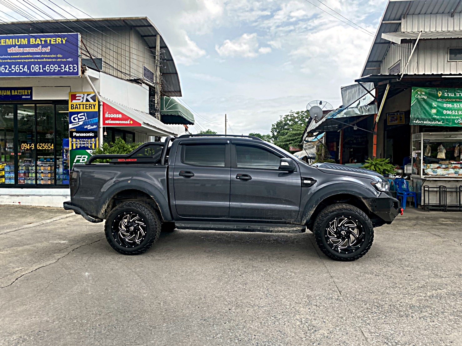 FORD จัดชุดใหม่ ทรงเมกาที่ STEP9