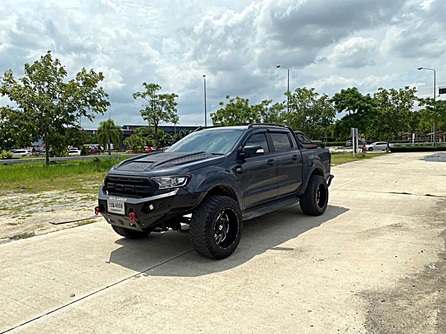 FORD จัดชุดใหม่ ทรงเมกาที่ STEP9