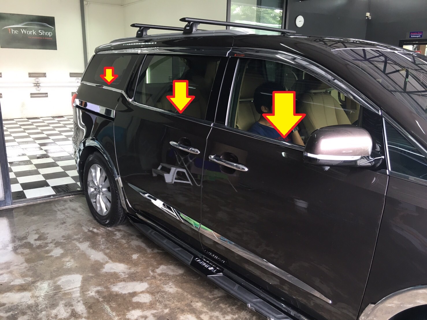 Window Accent for Grand Carnival 2015 ( ชุดโครเมี่ยมแต่งขอบกระจกล่าง มี 6 ชิ้น)