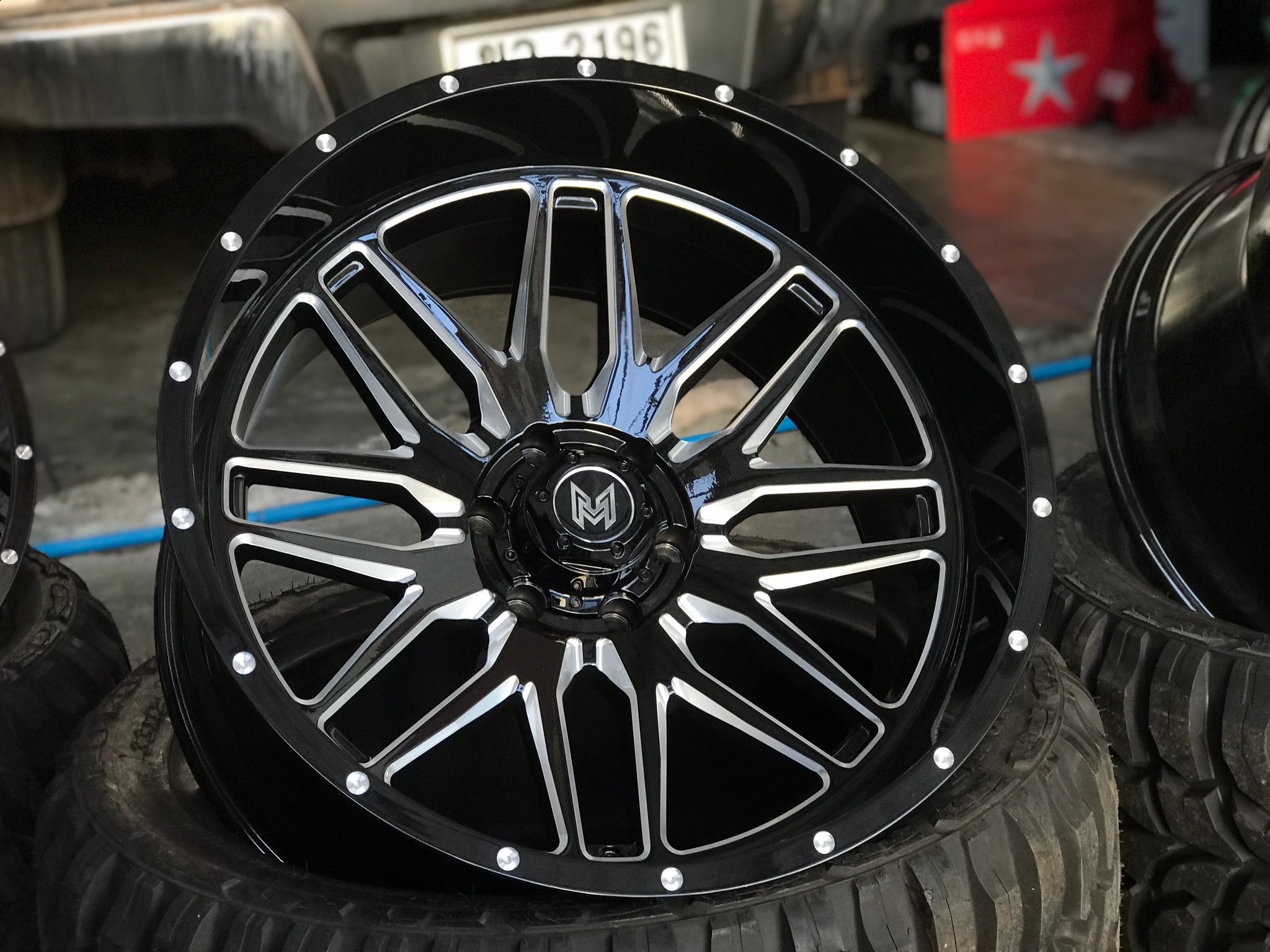 MAGNETIC 22x12 ET-44 CROSSWIND MT 33/12.5R22