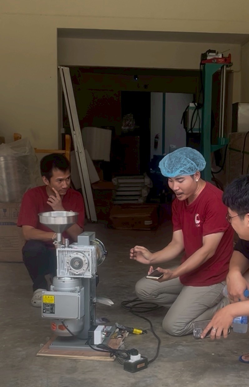 เครื่องอัดเม็ดยาสมุนไพรจีนและเม็ดลูกกวาดนมผง รุ่น DNP-5T/6T