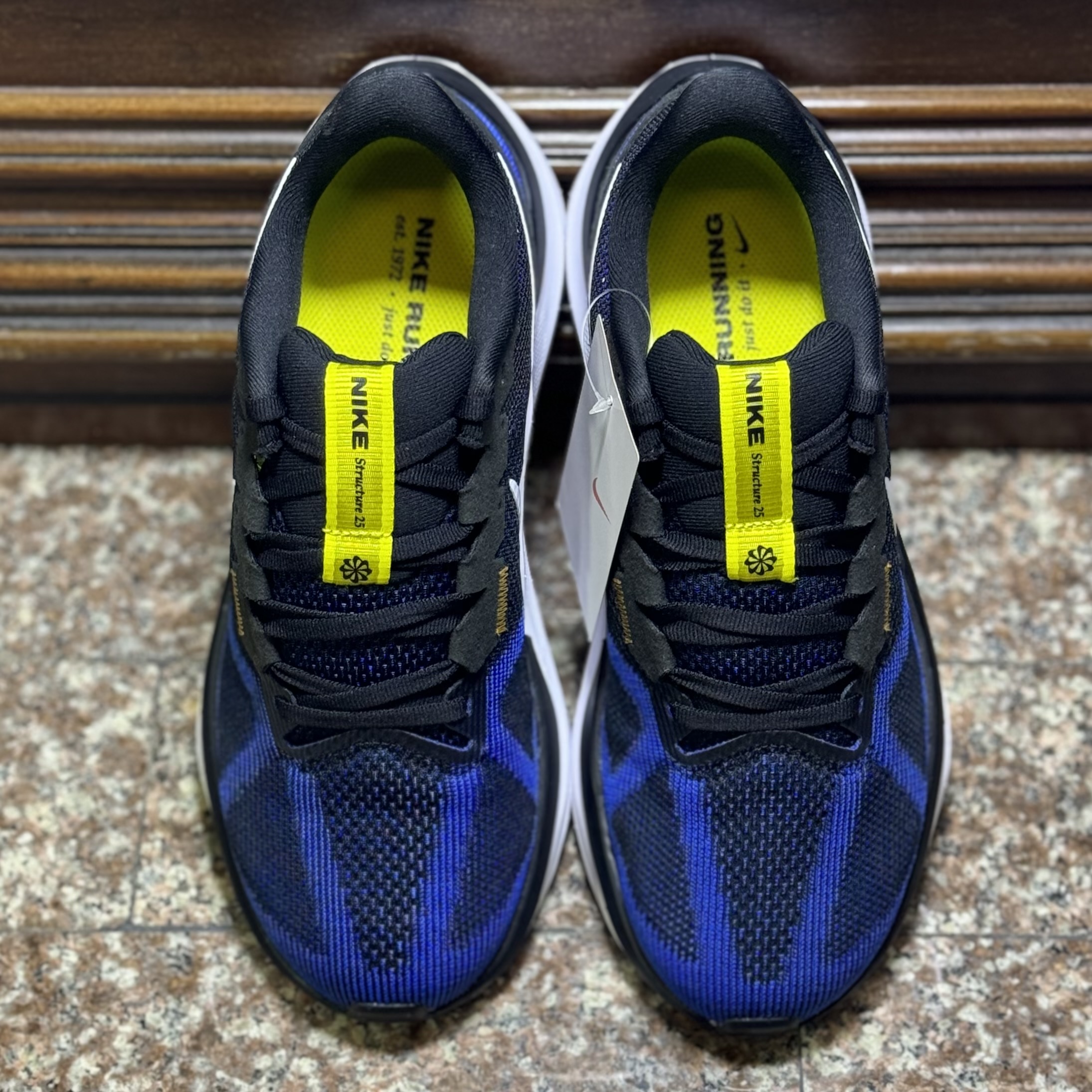 รองเท้าวิ่ง Nike Air Zoom Structure 25 (M7.5US)