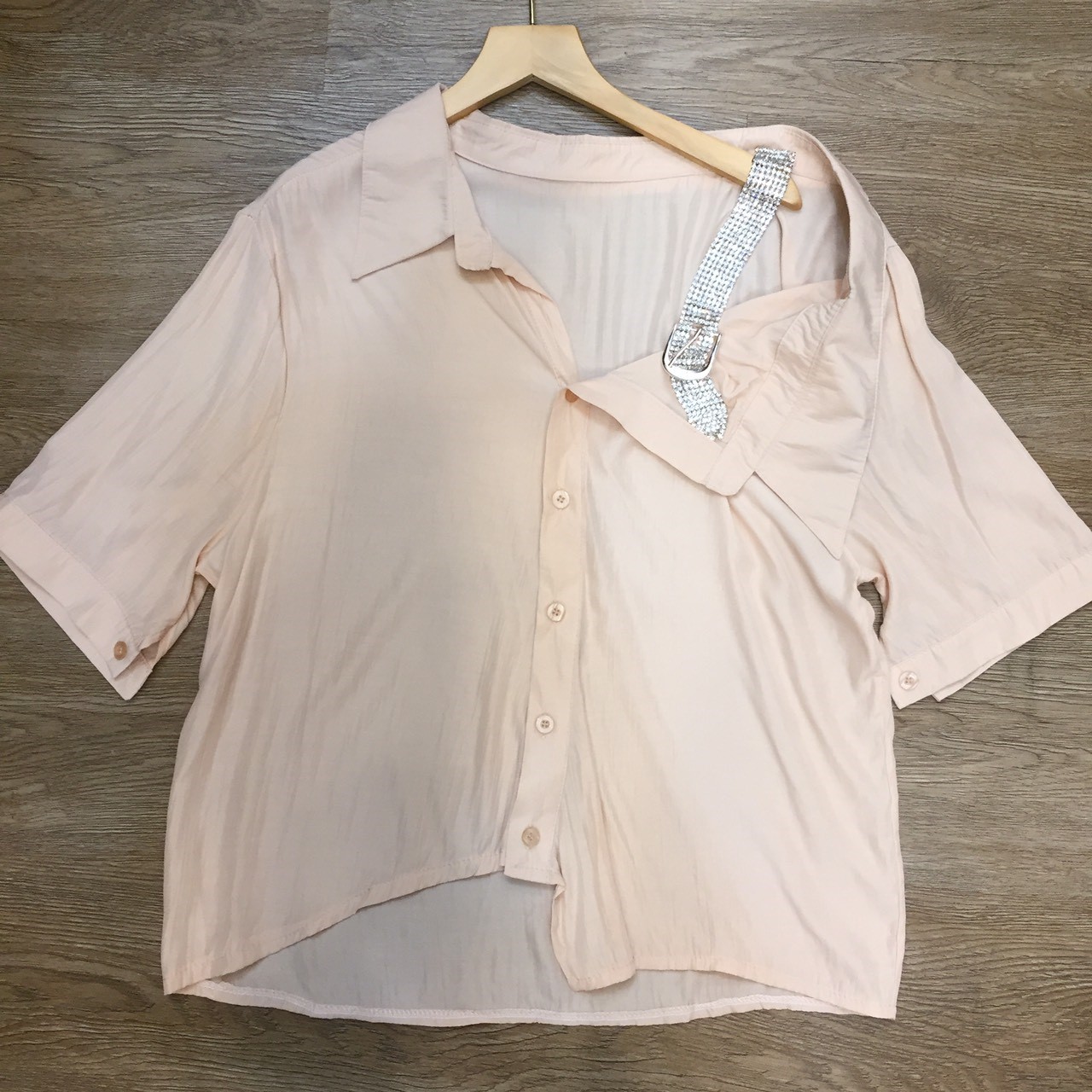 เสื้อเชิ้ตแต่งเพชร