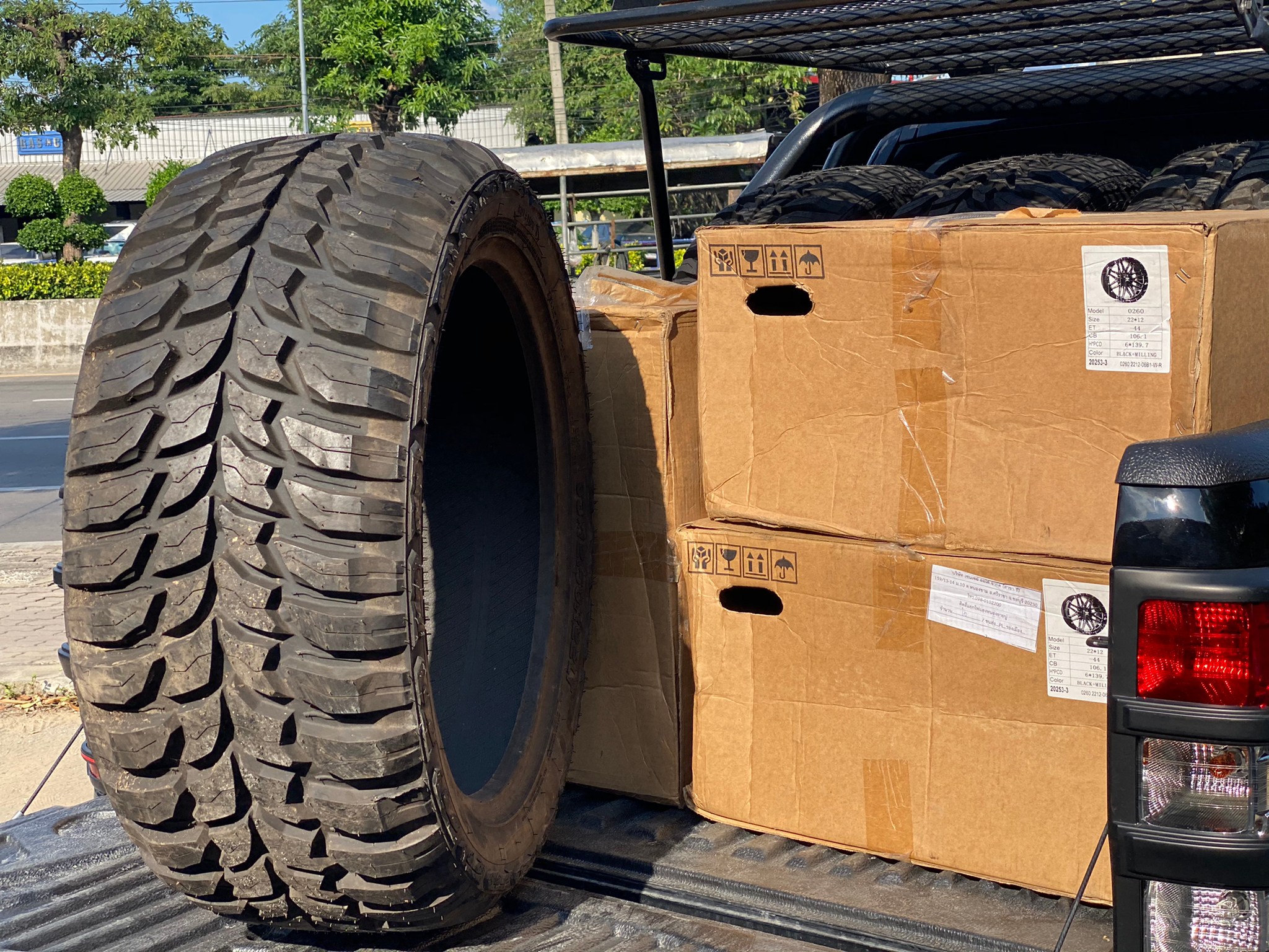 MAGNETIC 22x12 ET-44 CROSSWIND MT 33/12.5R22