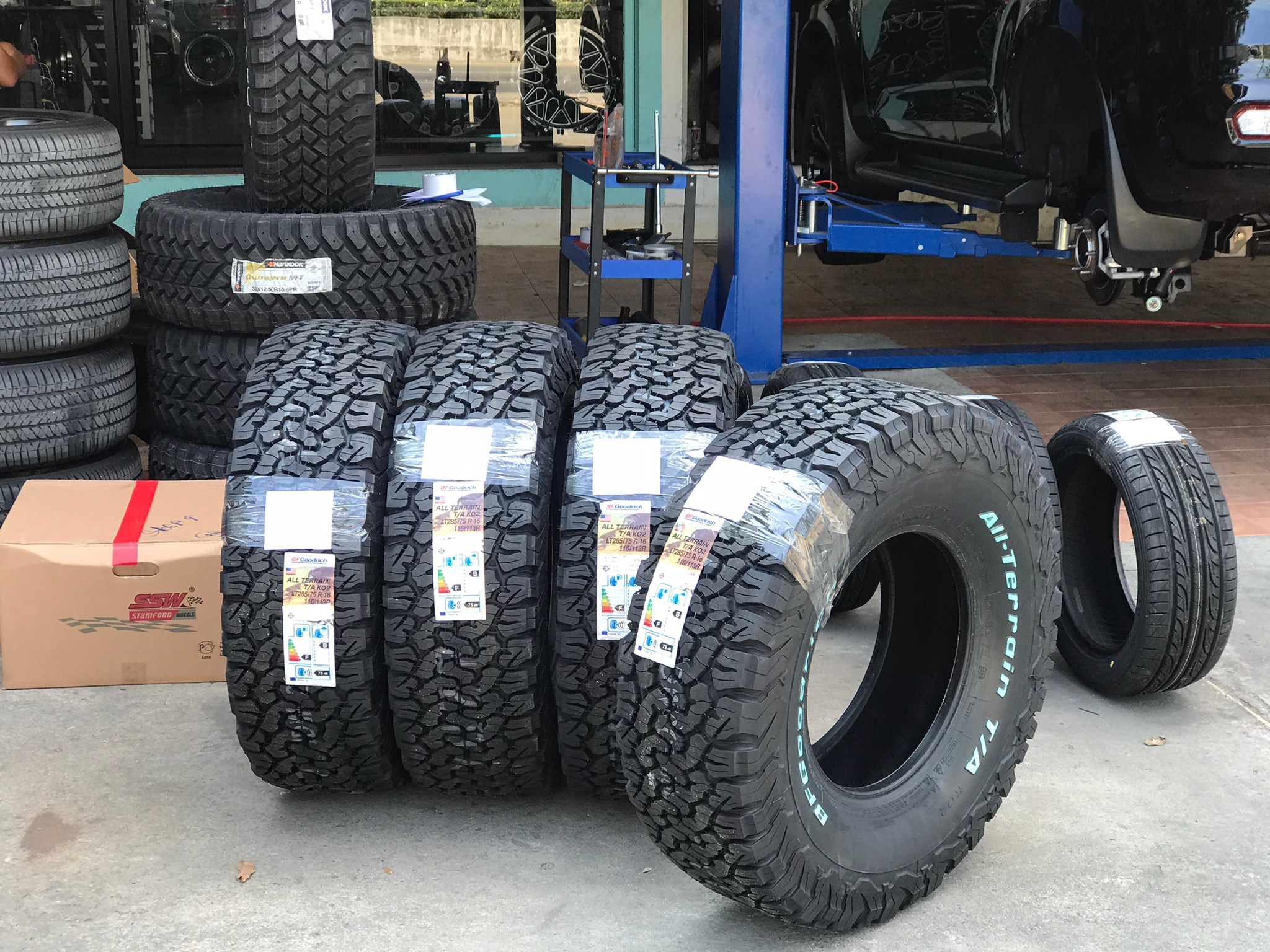 ยางใหม่ BF GOODRICH KO2 285/75-16 เส้น 7,800 เท่านั้น