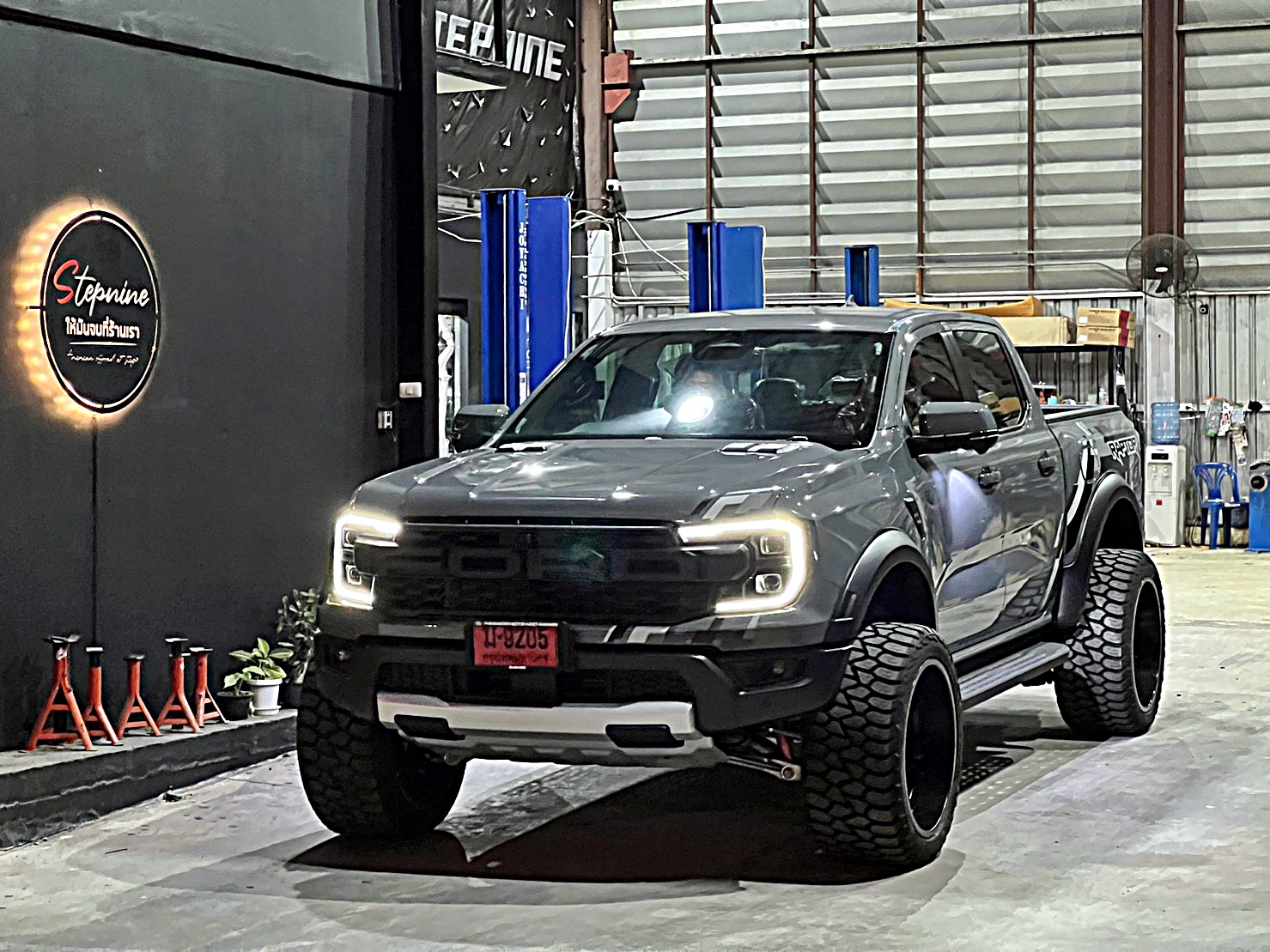 ส่งงาน RAPTOR V6 หล่อจบ ที่ Step9 ล้อแท้ HOSTILE H113
