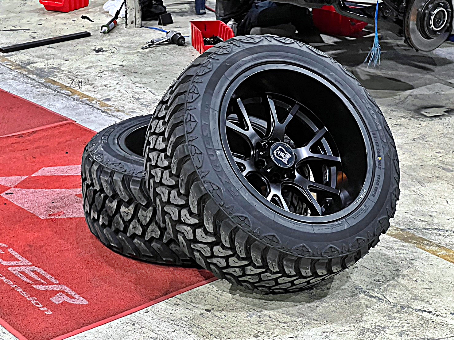 FORD EVEREST จองคิวมาจาก ราชบุรี แต่งแนวเมกาที่ STEP9