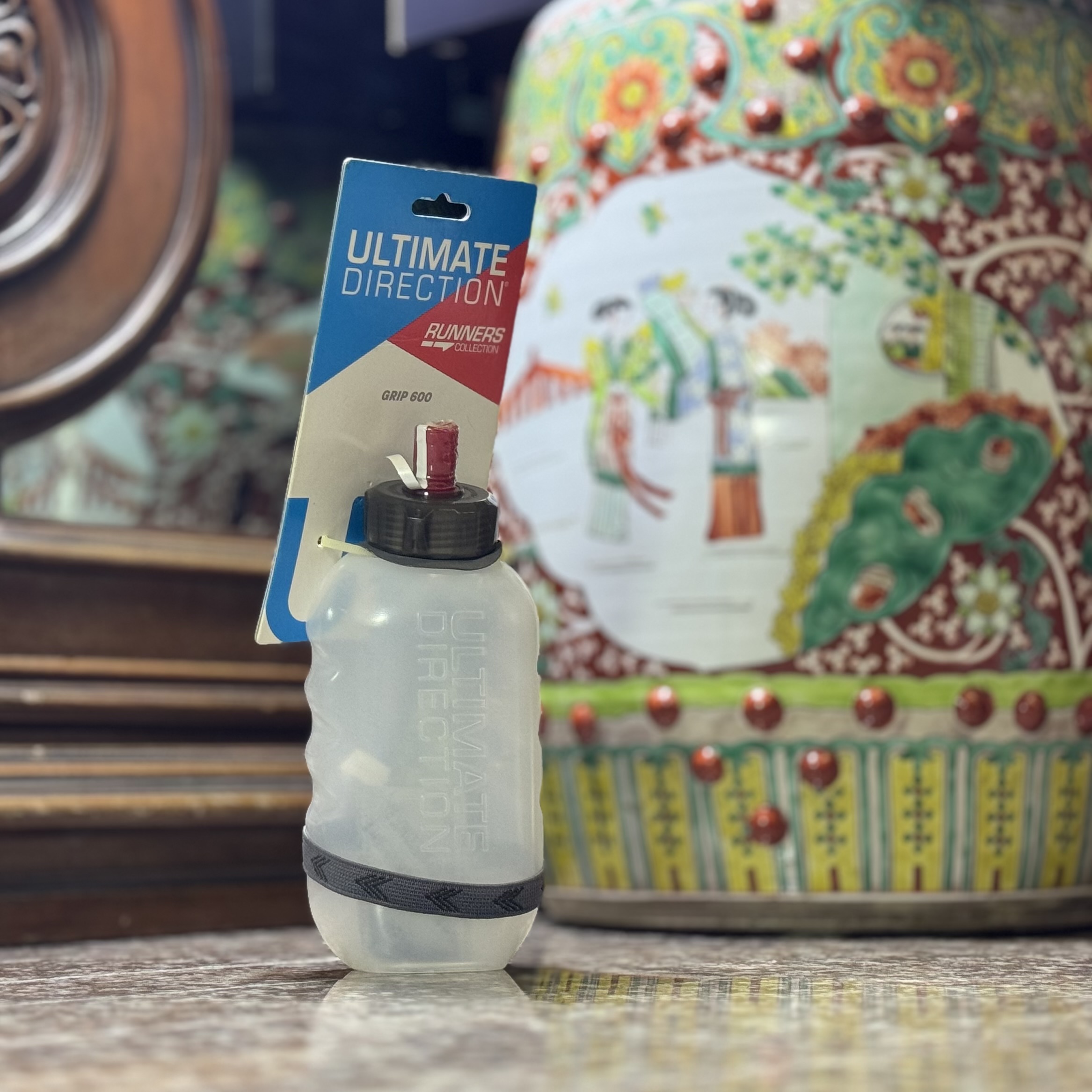 กระบอกน้ำ Ultimate Direction Grip 600ML