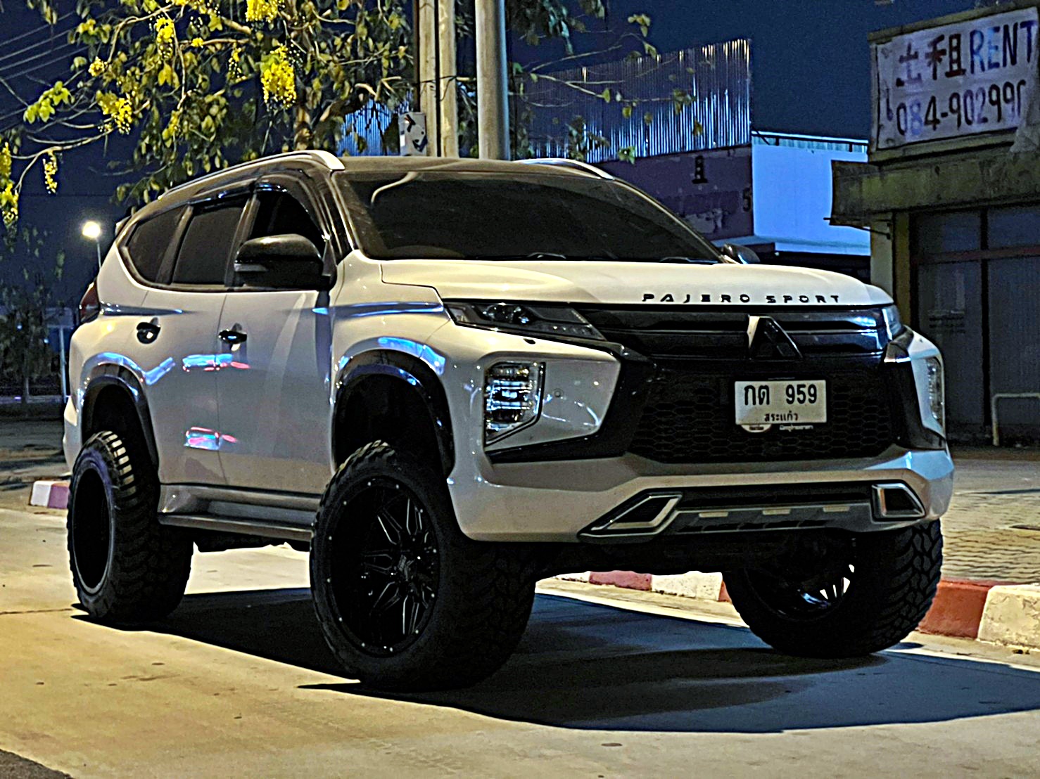 PAJERO SPORT ทรงเมกา ที่ STEP9