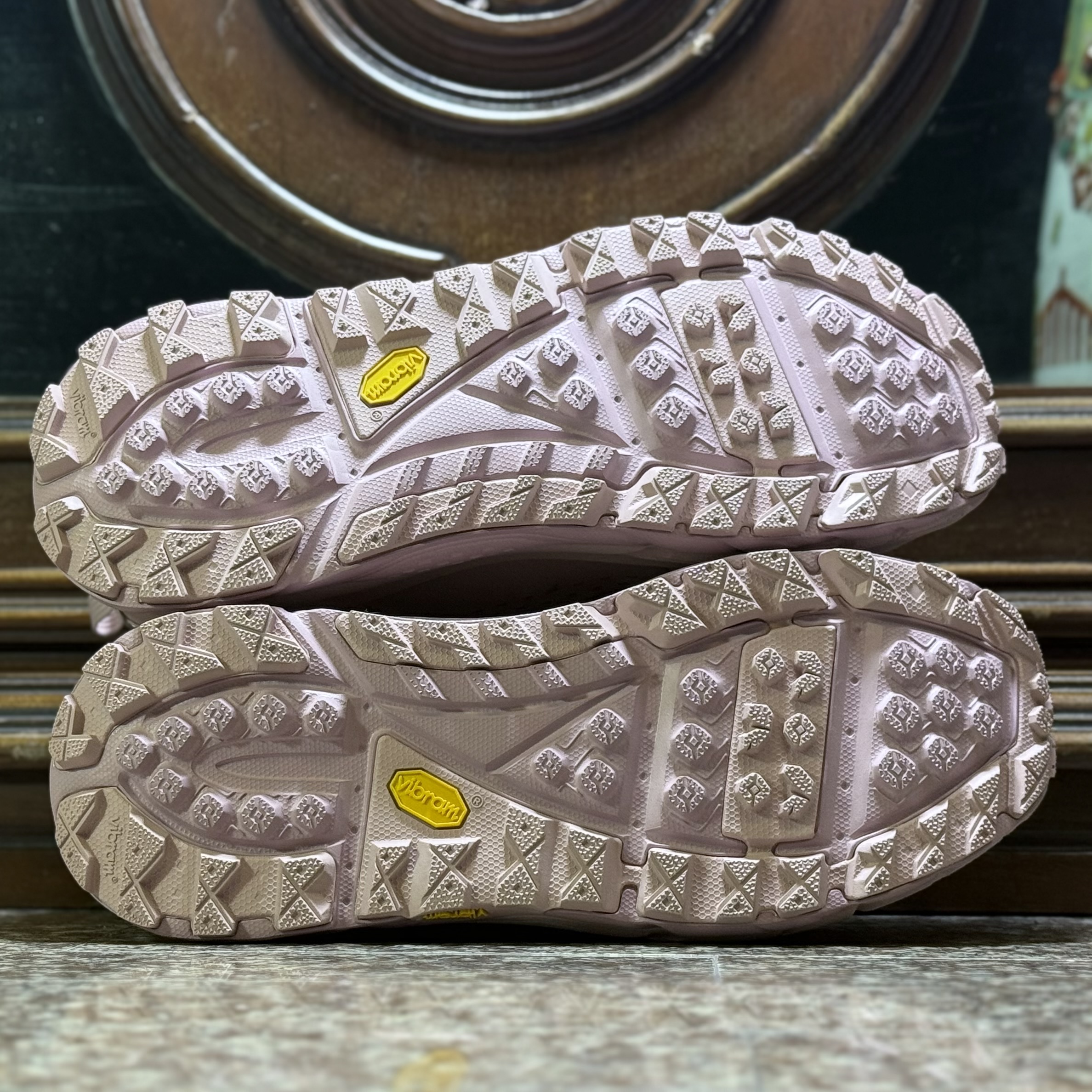 รองเท้า HOKA TOR ULTRA LO ‘EXCLUSIVE’ (M12US)