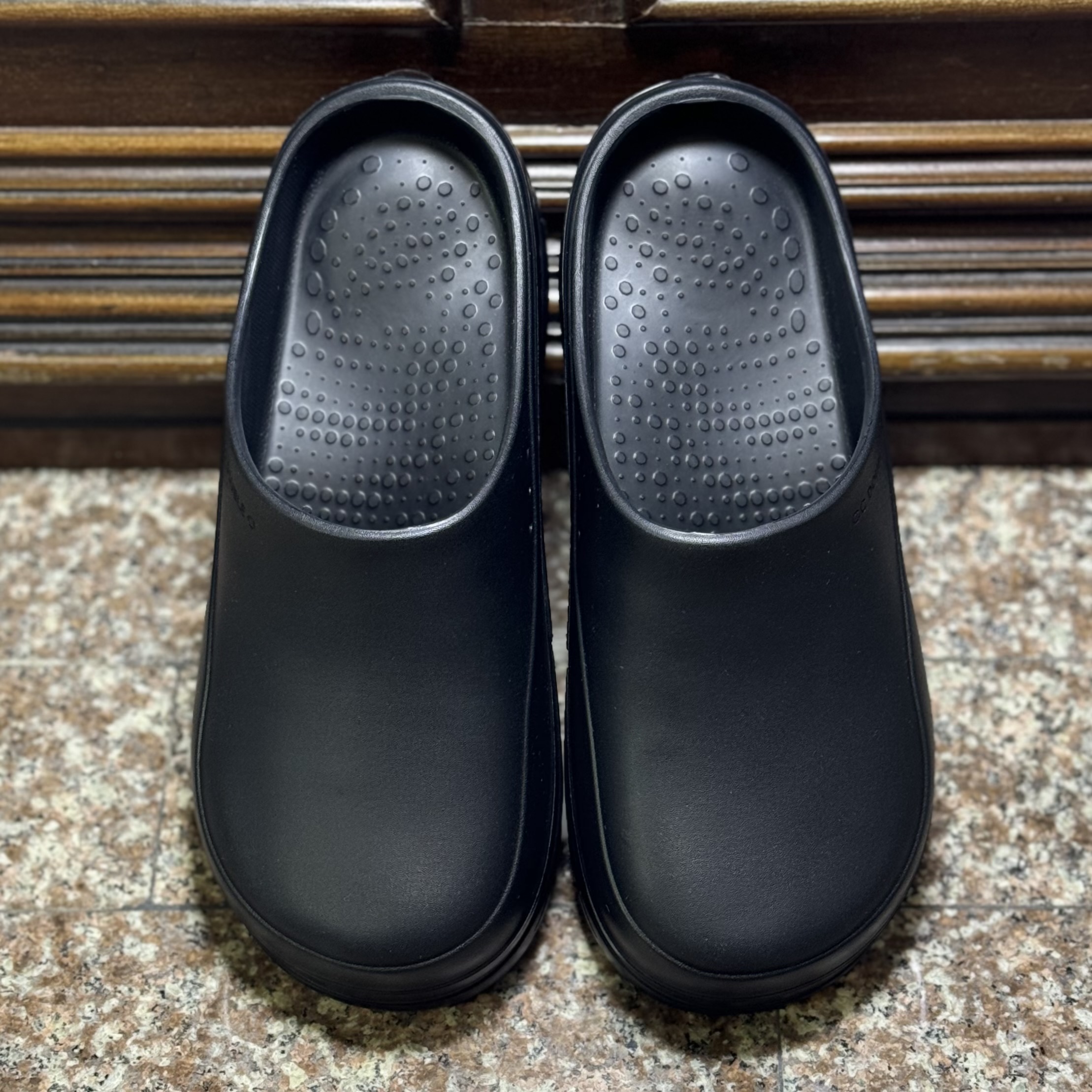 รองเท้า CC Double O Clog Slide ‘TripleBlack’ (M39/40)