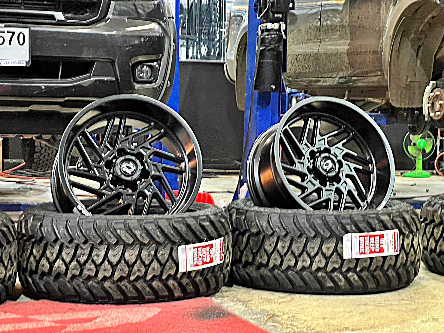 FORD RANGER แต่งทรงเมกาที่ STEP9