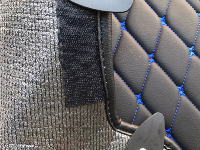 พรมปูพื้นรถยนต์ 6D TOYOTA YARIS ATIV 2018 พรม6D QJ VIP หนาพิเศษ สีดำด้ายน้ำเงิน เต็มคัน 3ชิ้น