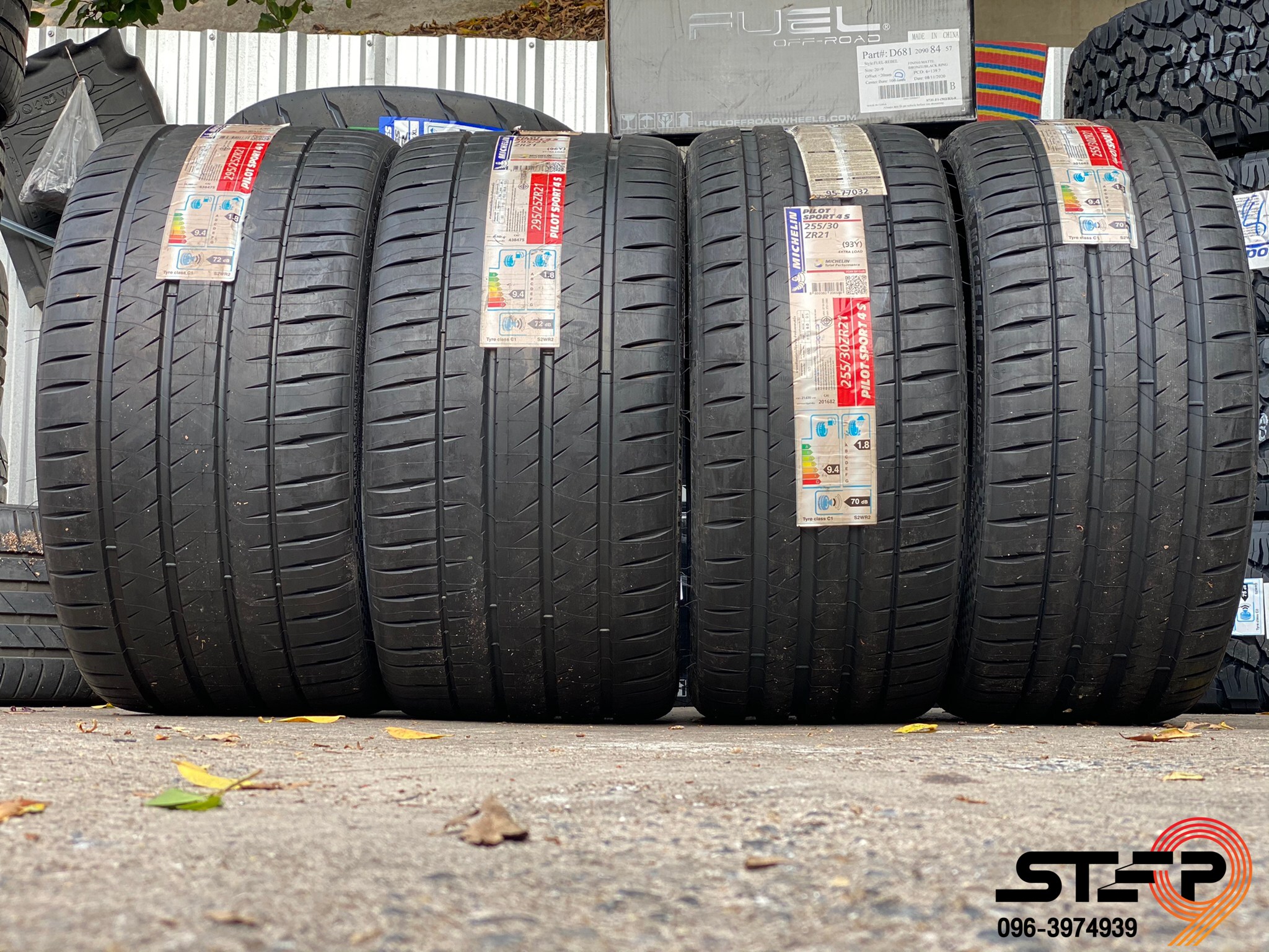 MICHELIN PILOT SPORT4S 295/25-21 ราคาถูกสั่งได้ทุกรุ่นที่ STEP9