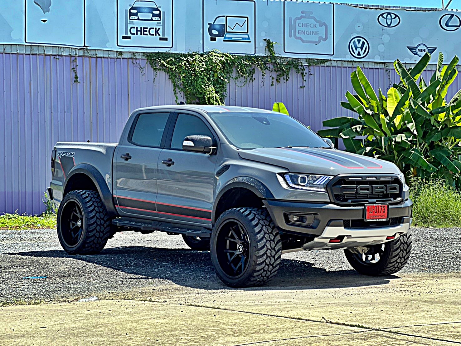 FORD RAPTOR ทรงเมกา่ ล้อ HOSTILE H113