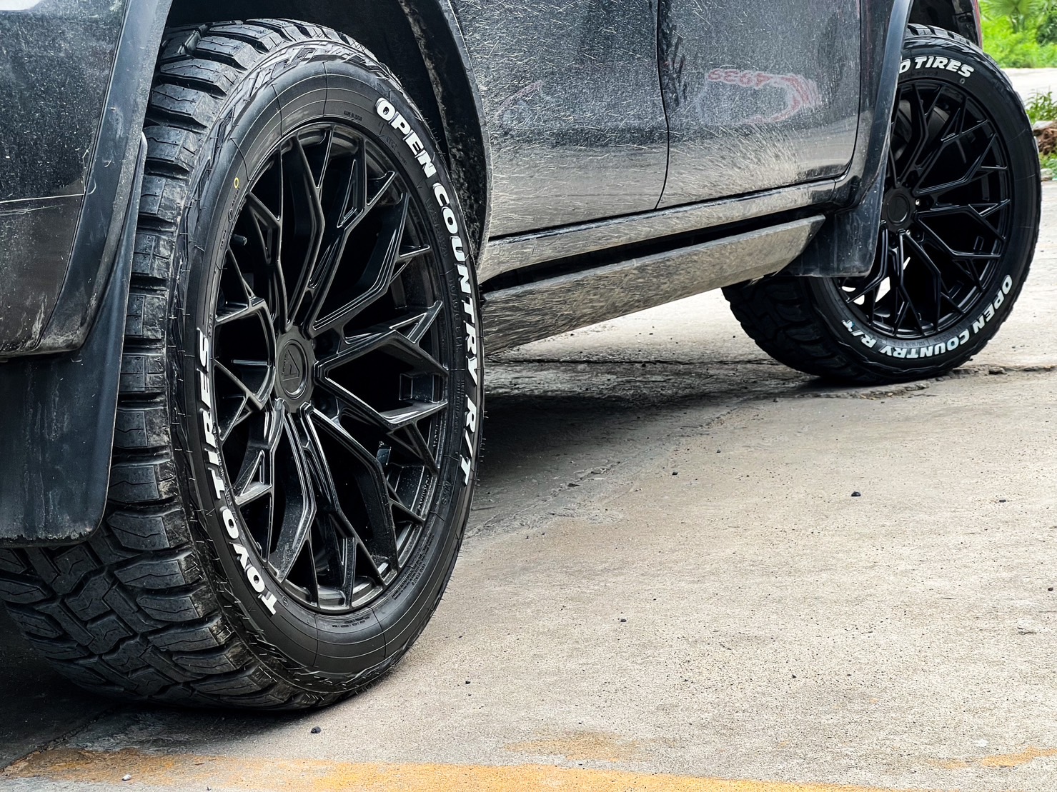 TOYOTA FORTUNER ทรงมาเฟีย จองคิวมาจากเชียงใหม่