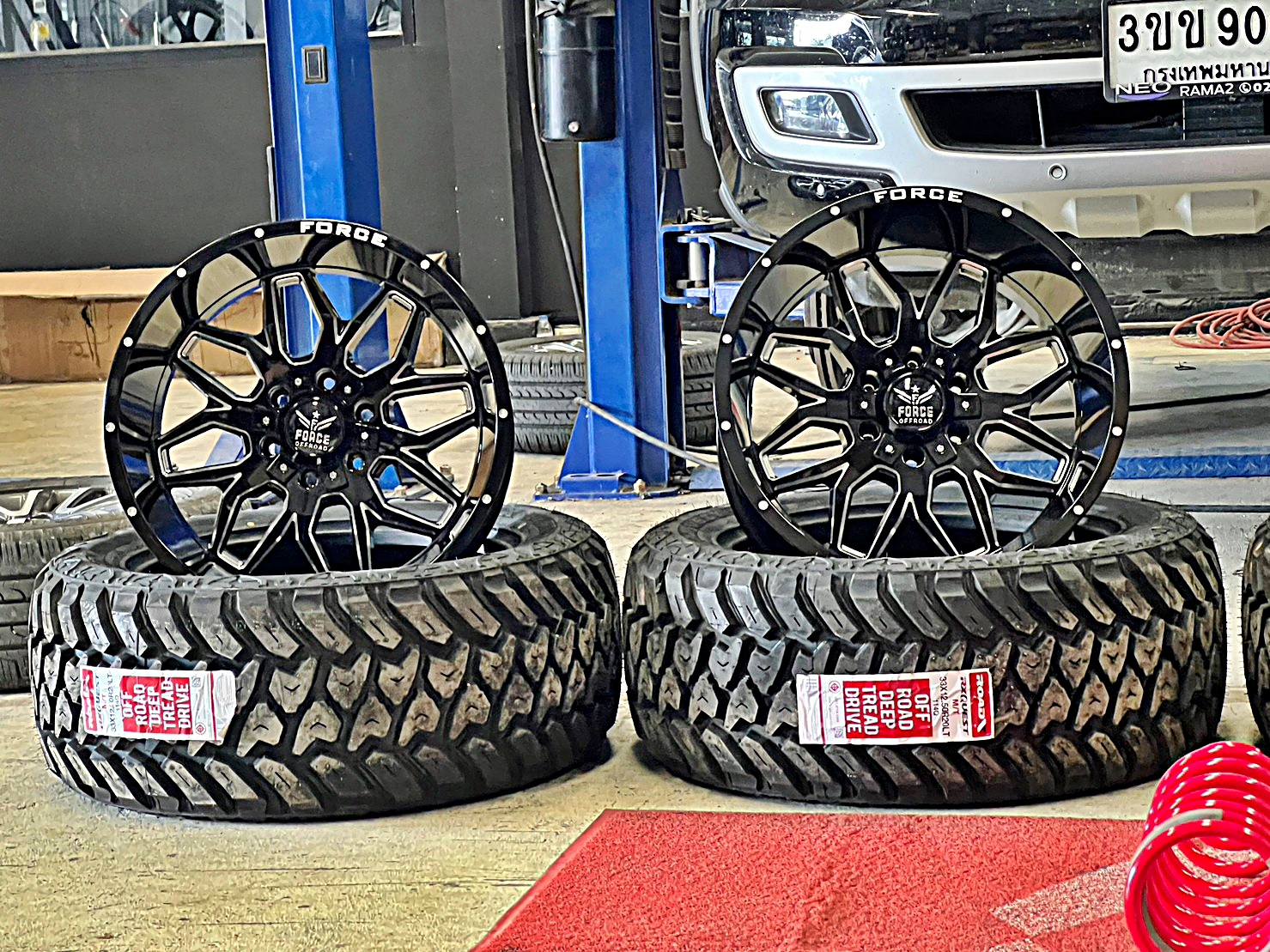 FORD EVEREST แต่งทรงเมกาที่ STEP9