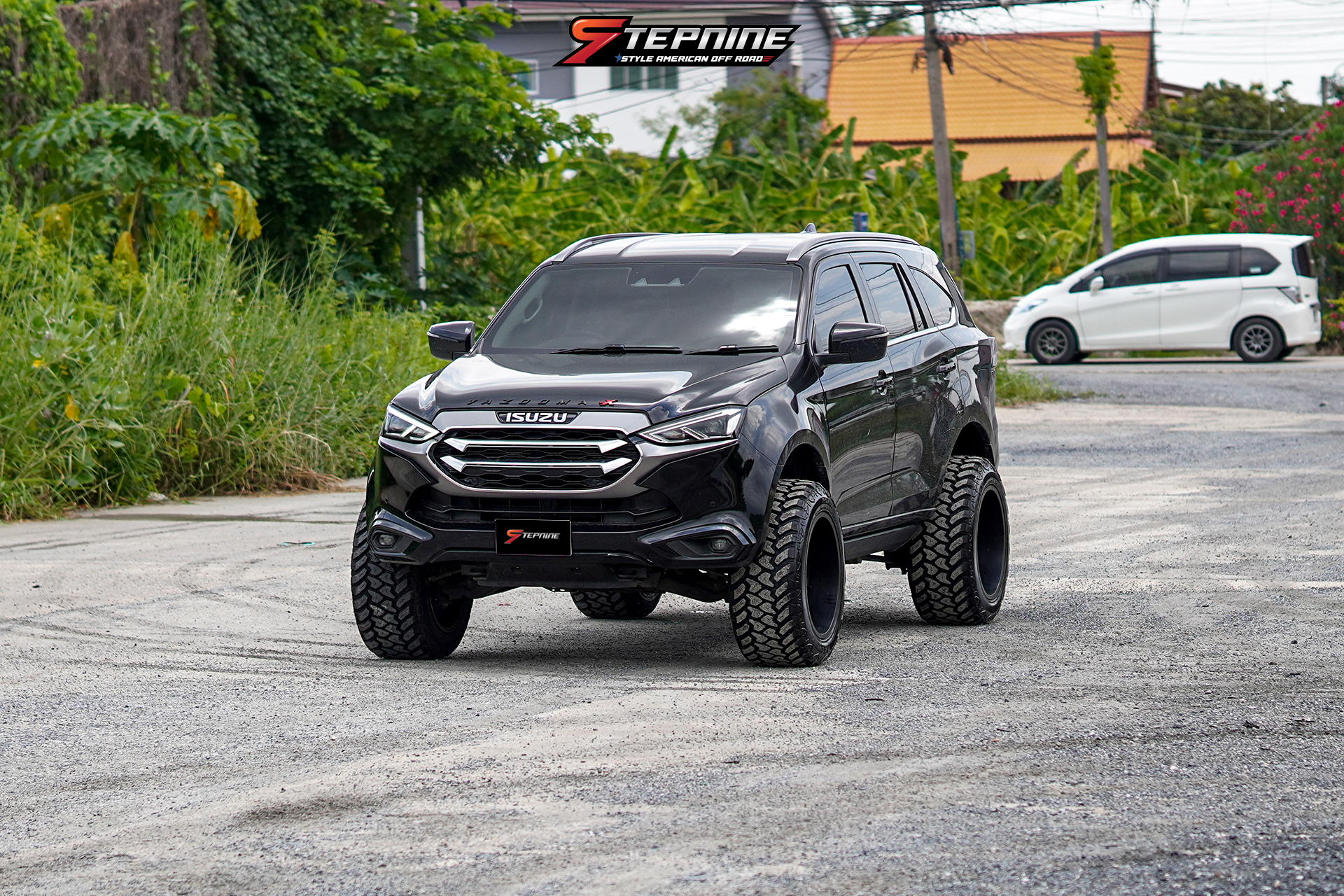ISUZU MU-X แต่งทรงเมกา โปรโมชั่นสุดพิเศษที่ STEP9 เพียง 55000 บาทเท่านั้น!