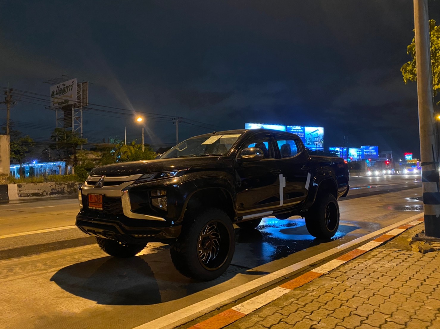 TRITON 4X4 จัดทรงเมกา