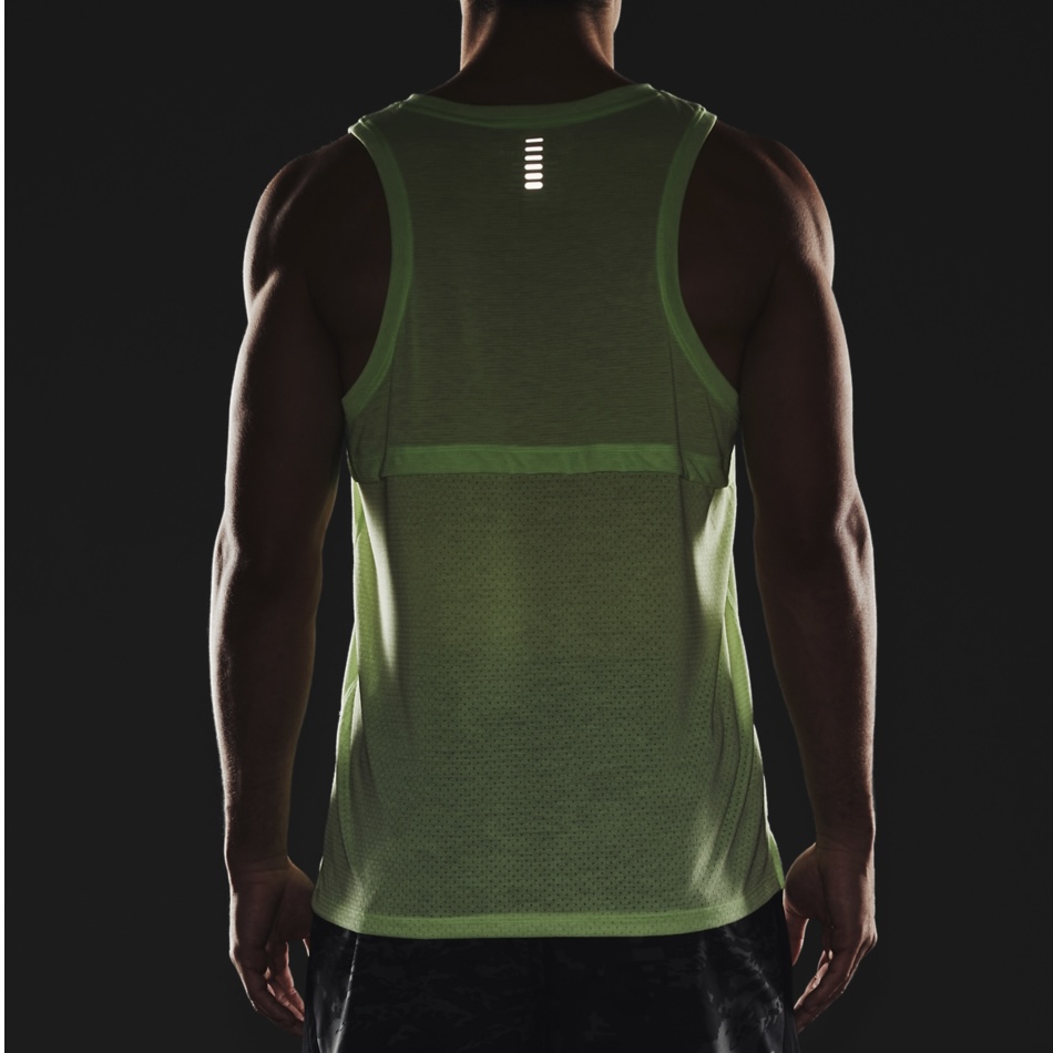เสื้อวิ่ง Under Armour Streaker Running Singlet (XL)