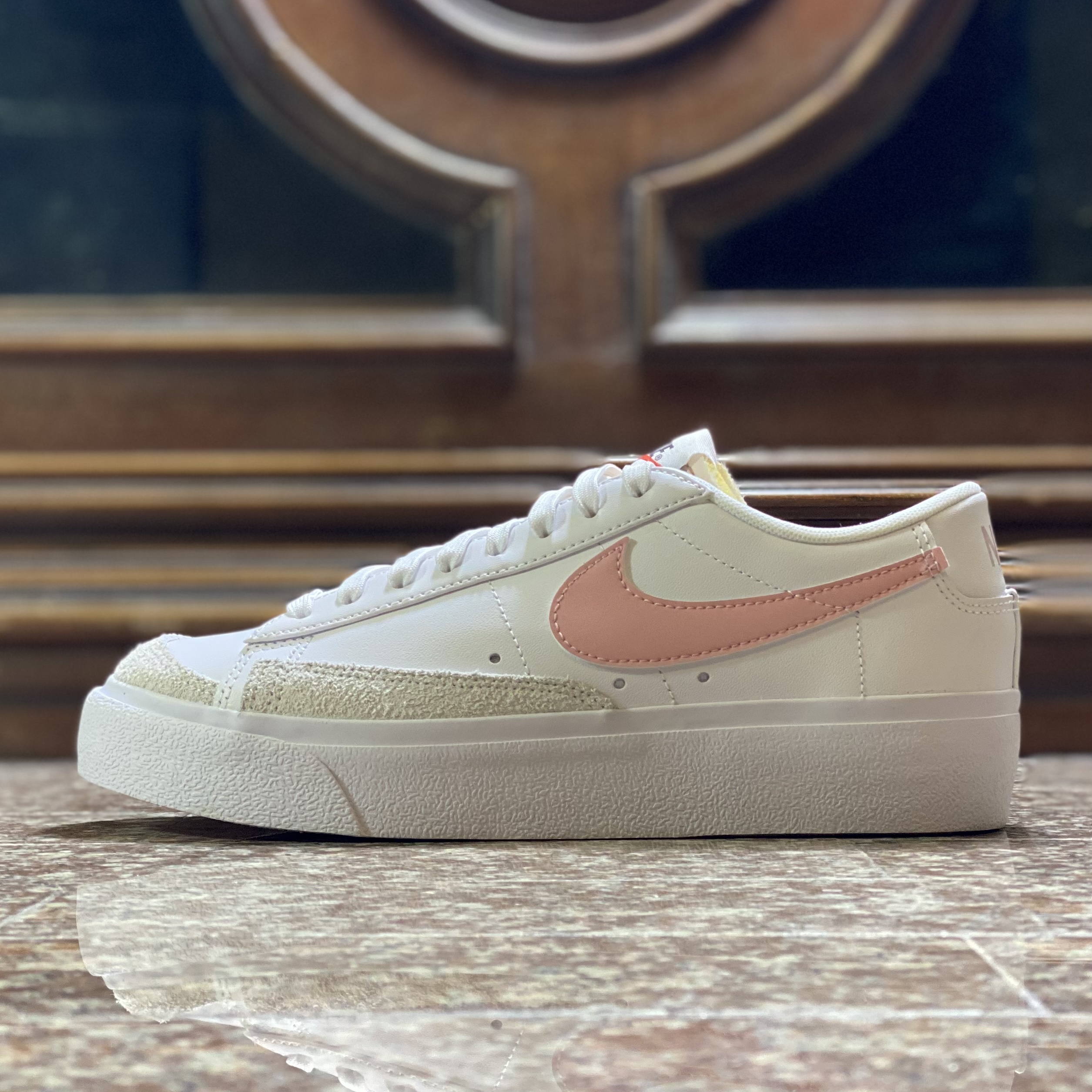 รองเท้า Nike Blazer Low Platform Women (W8.5US)