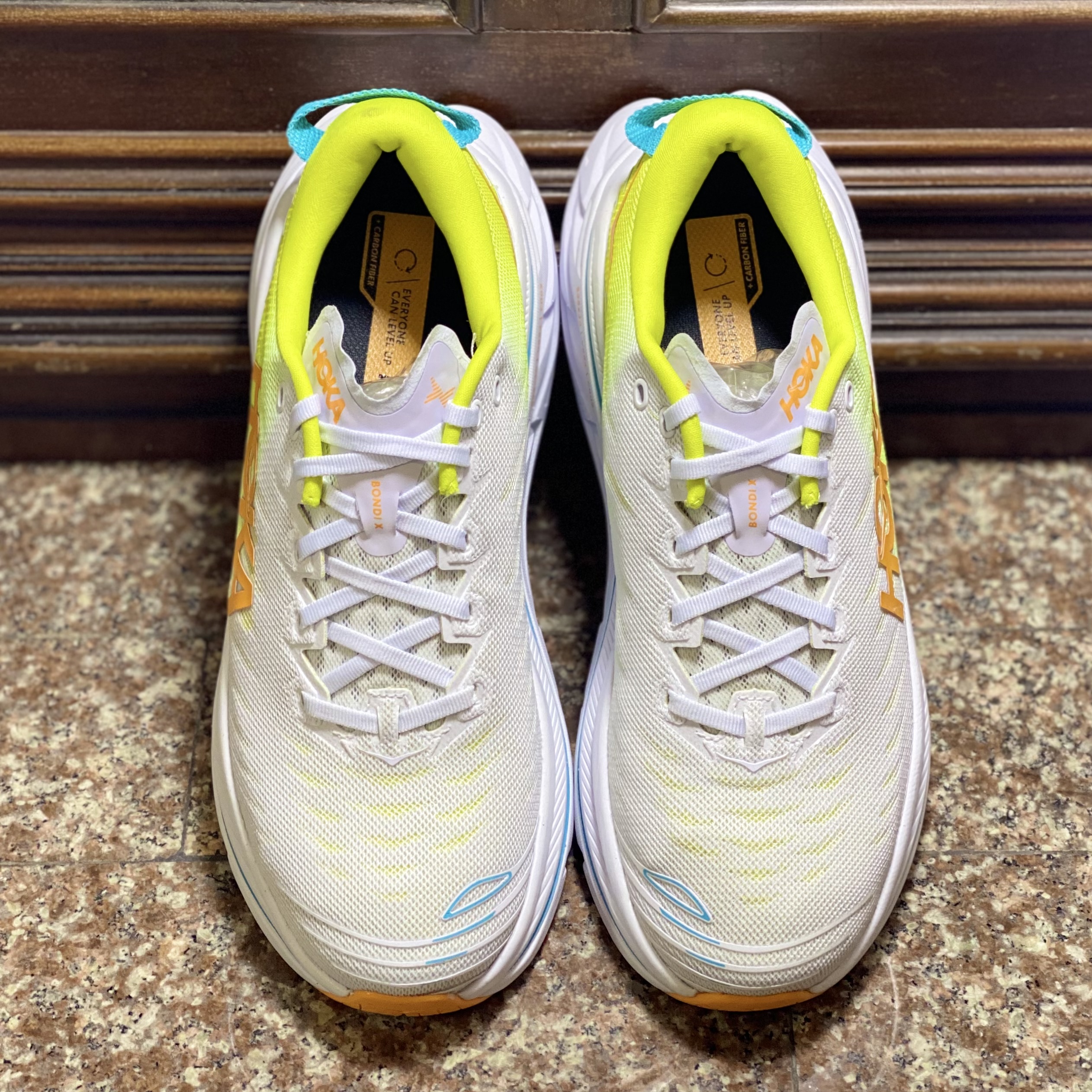 รองเท้าวิ่ง HOKA Bondi X Women ‘OG’ (W9US)